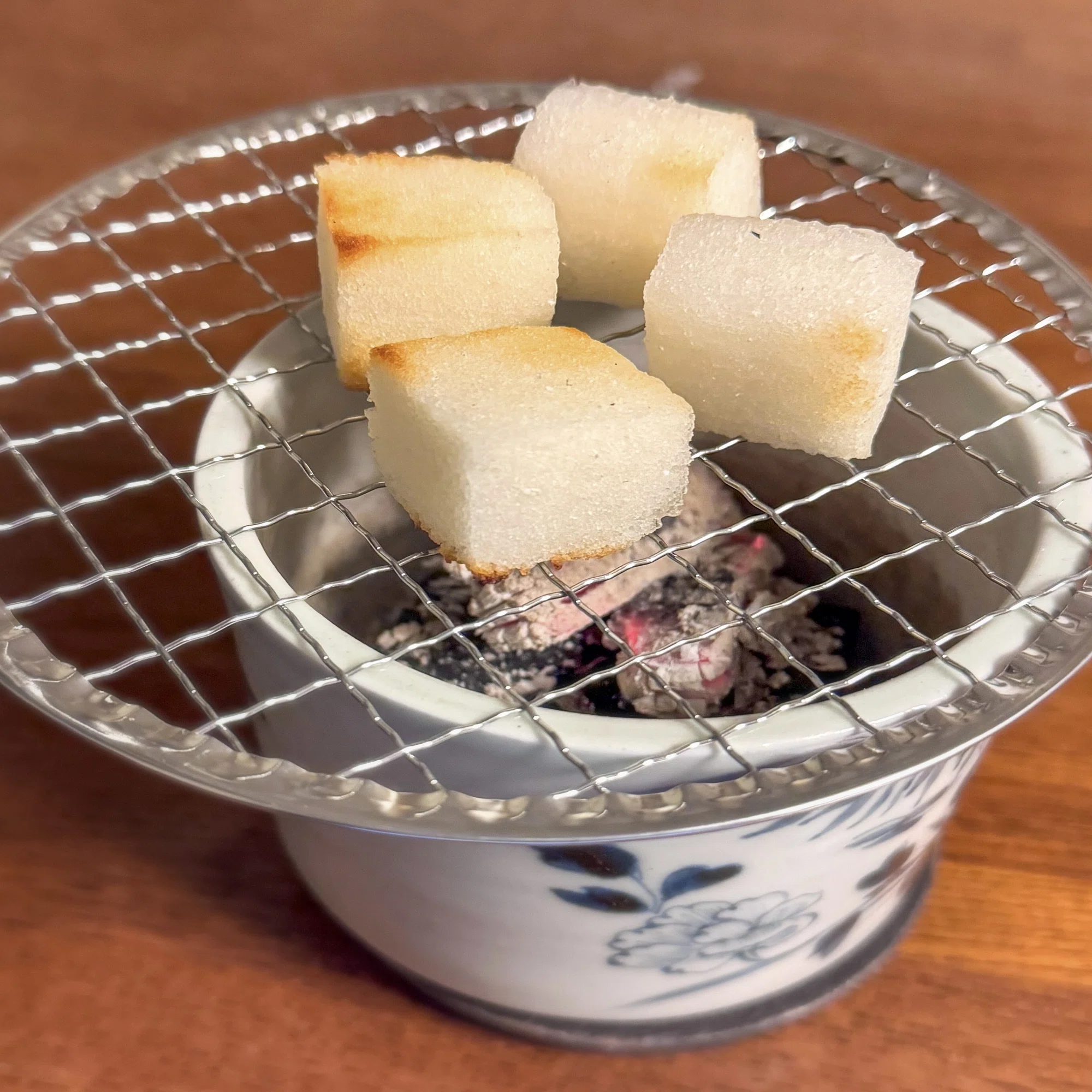 豆炭行火 回転こたつ 昔の暖房 冬はほっこり暖かく。昔の暖房は 