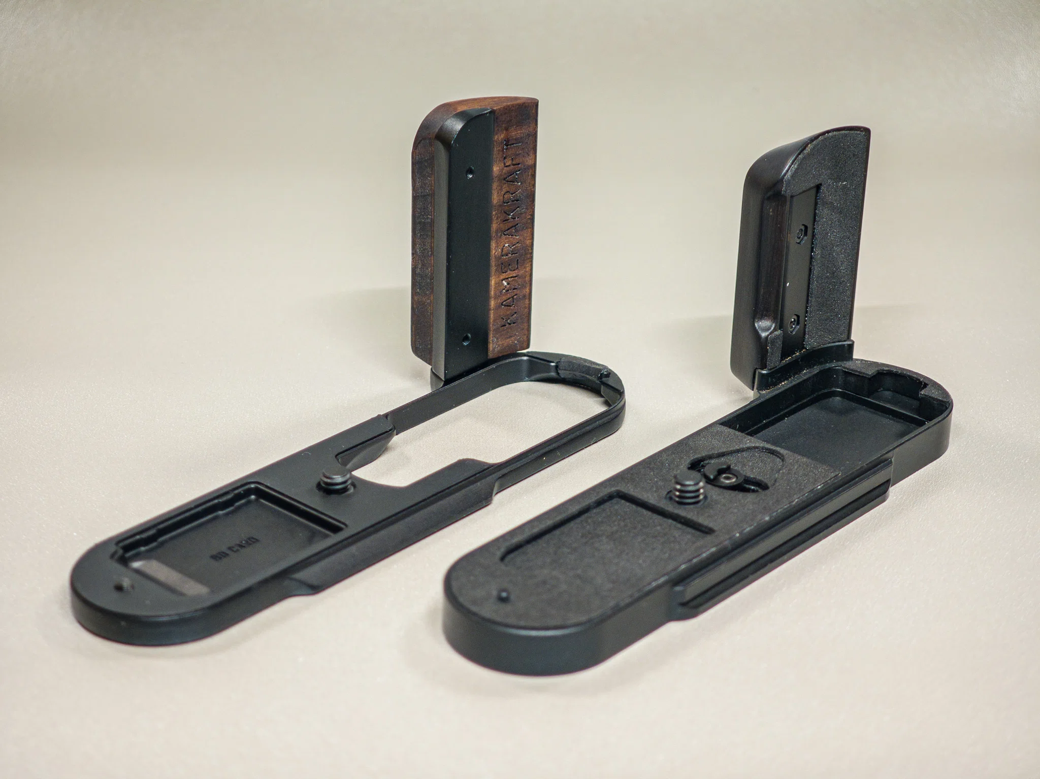 KAMERAKRAFT LM11GRIP V1とIDSworks modular grip for Leica M11