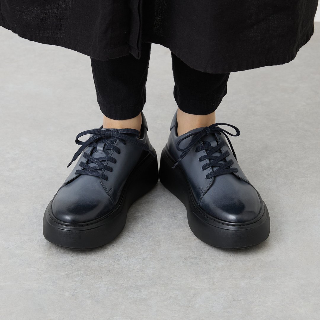 スタッフ着用レビュー】明けゆく空の美しい情景を表現した