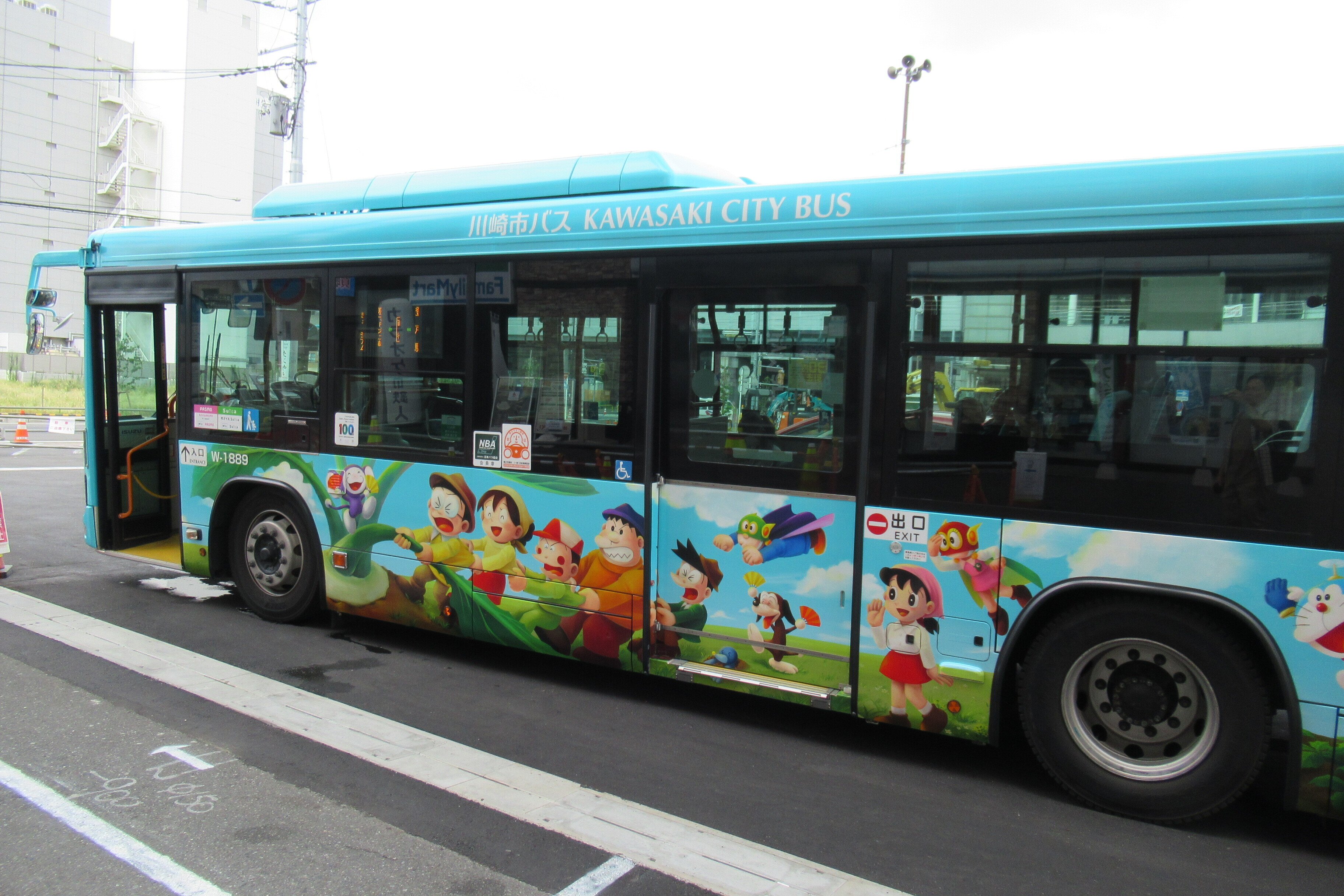 【初回版】トミカ 川崎市交通局 ドラえもん号 藤子F不二雄ミュージアム限定 TOMY (トミー) トミカ 藤子・F・不二雄ミュージアム ☆ いすゞ