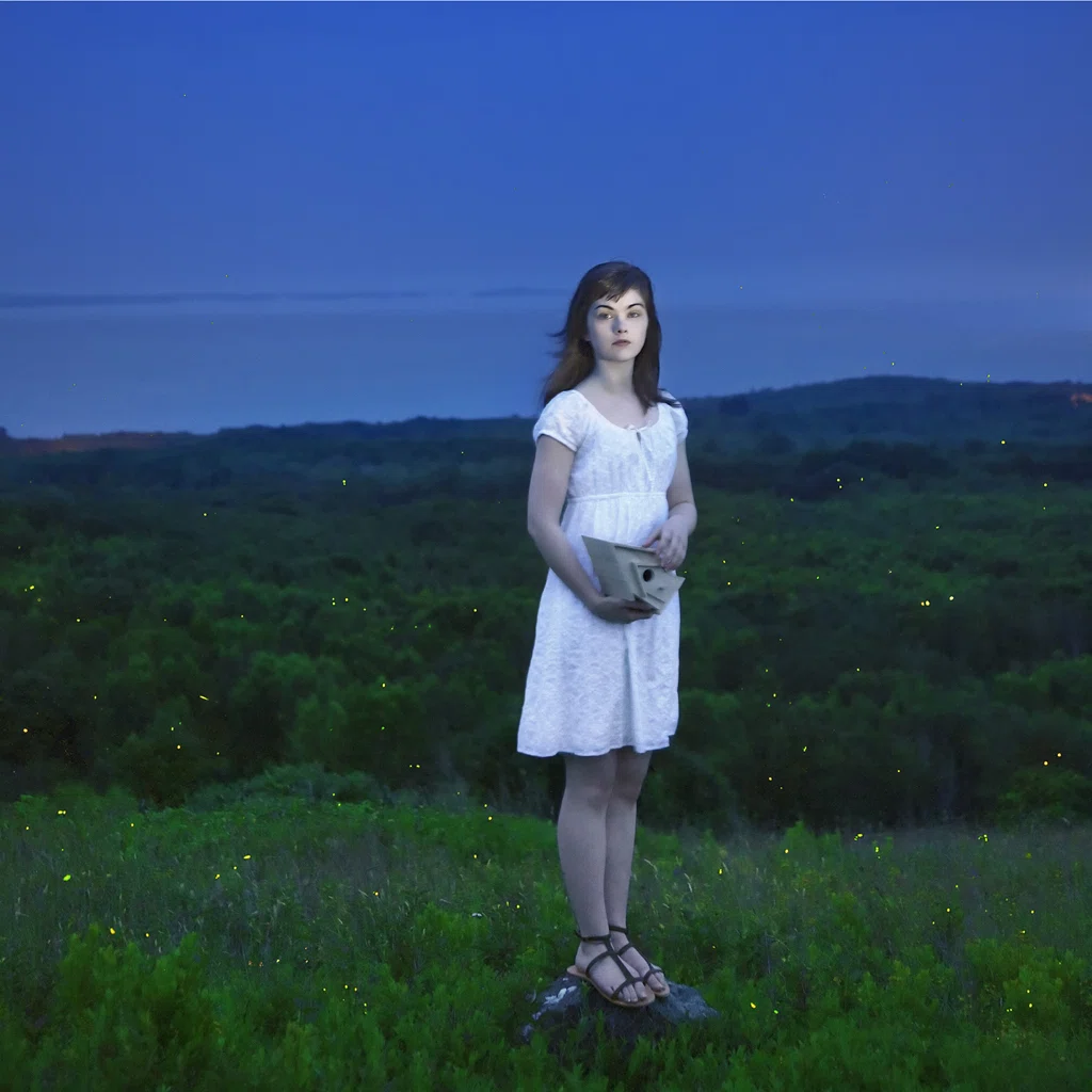 Gardening at Night(夜のガーデニング)：Cig Harvey｜artoday - chiaki
