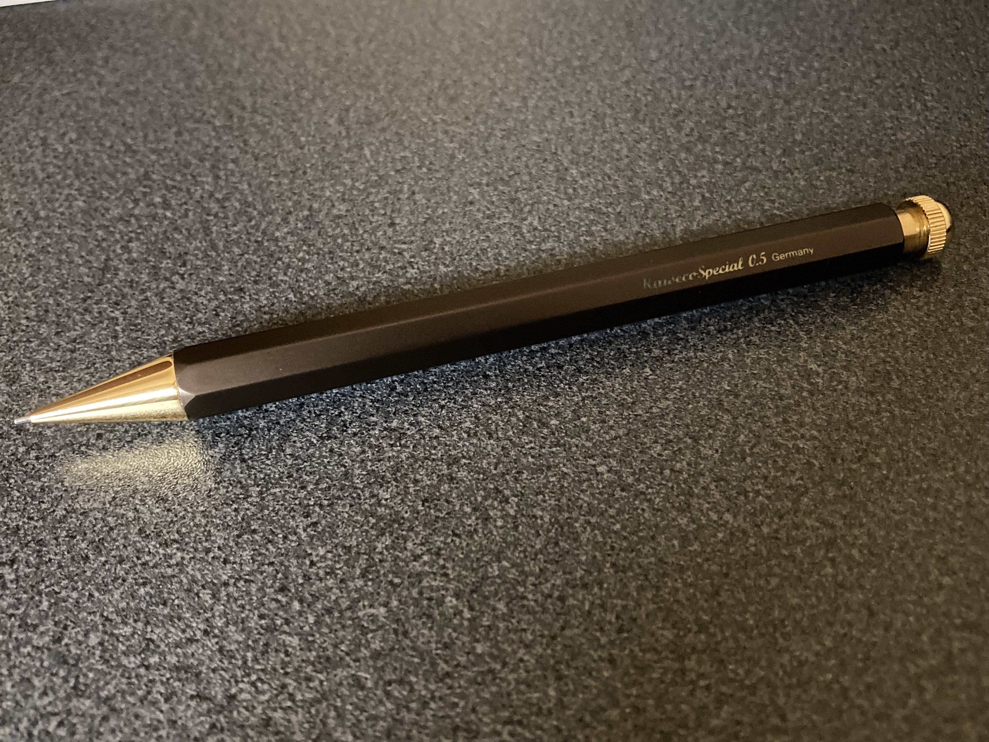 伊東屋 カヴェコスペシャル kaweco ペンのおまけつき 伊東屋限定】スペシャル オリーブブラウン ペンシル 0．5mm