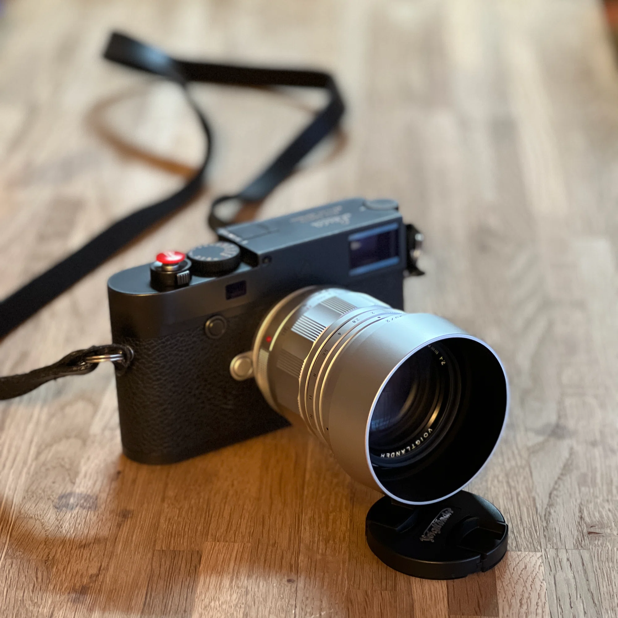 APO-ULTRON 90mm F2をライカM10-PとM4/3のOM-5に付けて撮影した｜飯田有抄