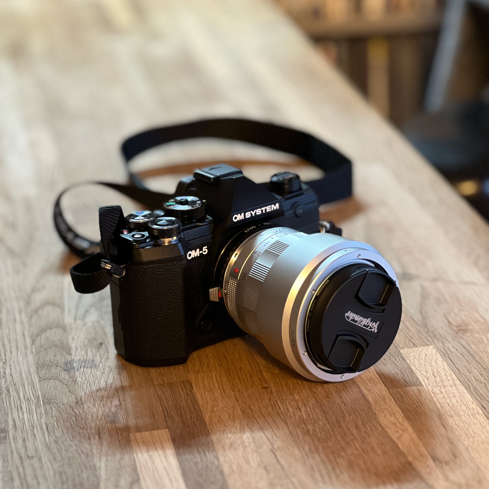 APO-ULTRON 90mm F2をライカM10-PとM4/3のOM-5に付けて撮影した｜飯田有抄