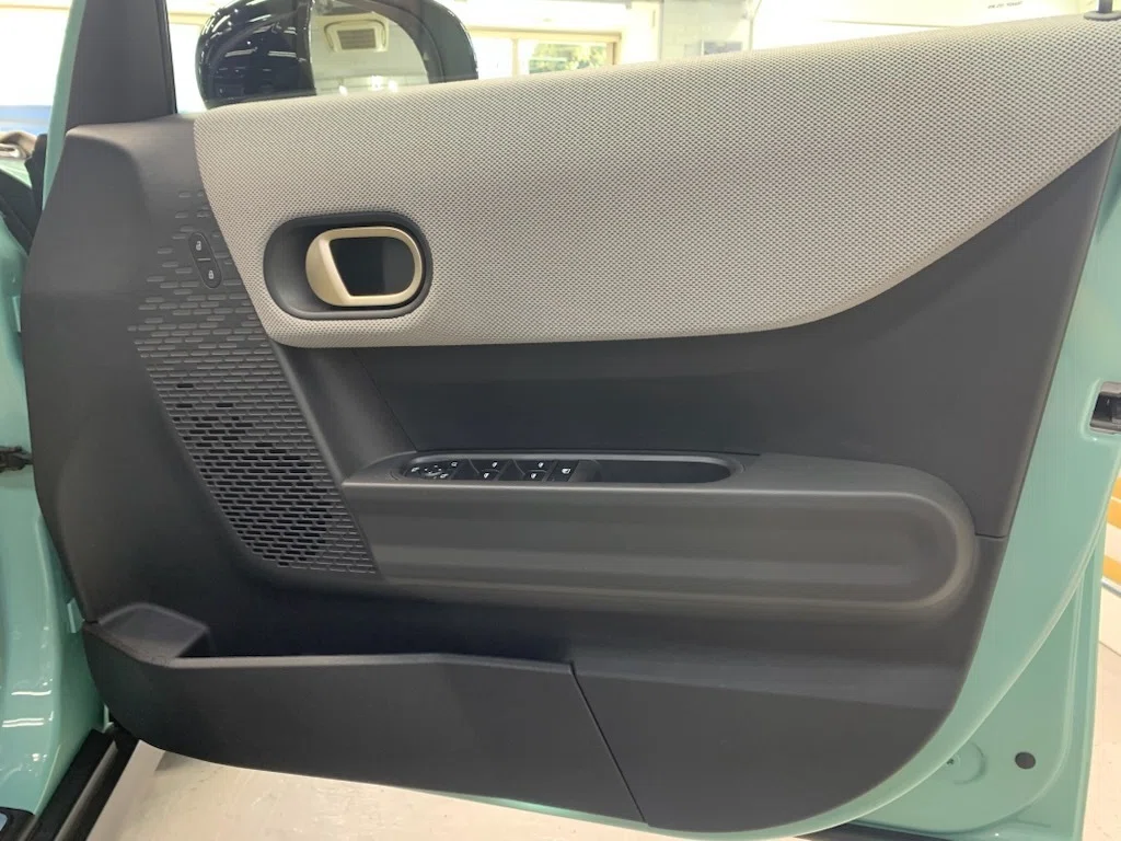 ドア 内張り おまけ しん BMW ミニ5ドア F65（2024～） ドア内張り取り外し方｜naka-yoshi
