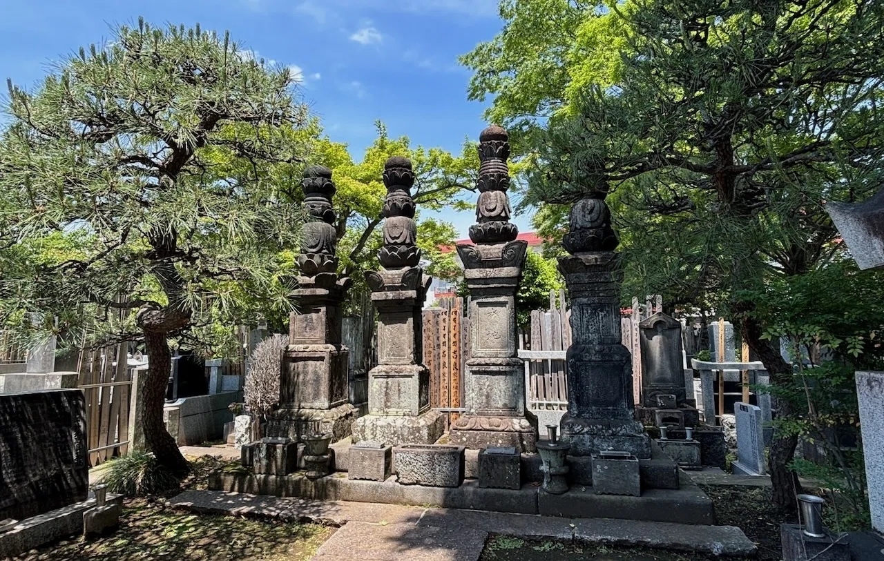 なぜ中野に忠臣蔵ゆかりの墓が。中野のレトロ街歩き｜YuSAKAI