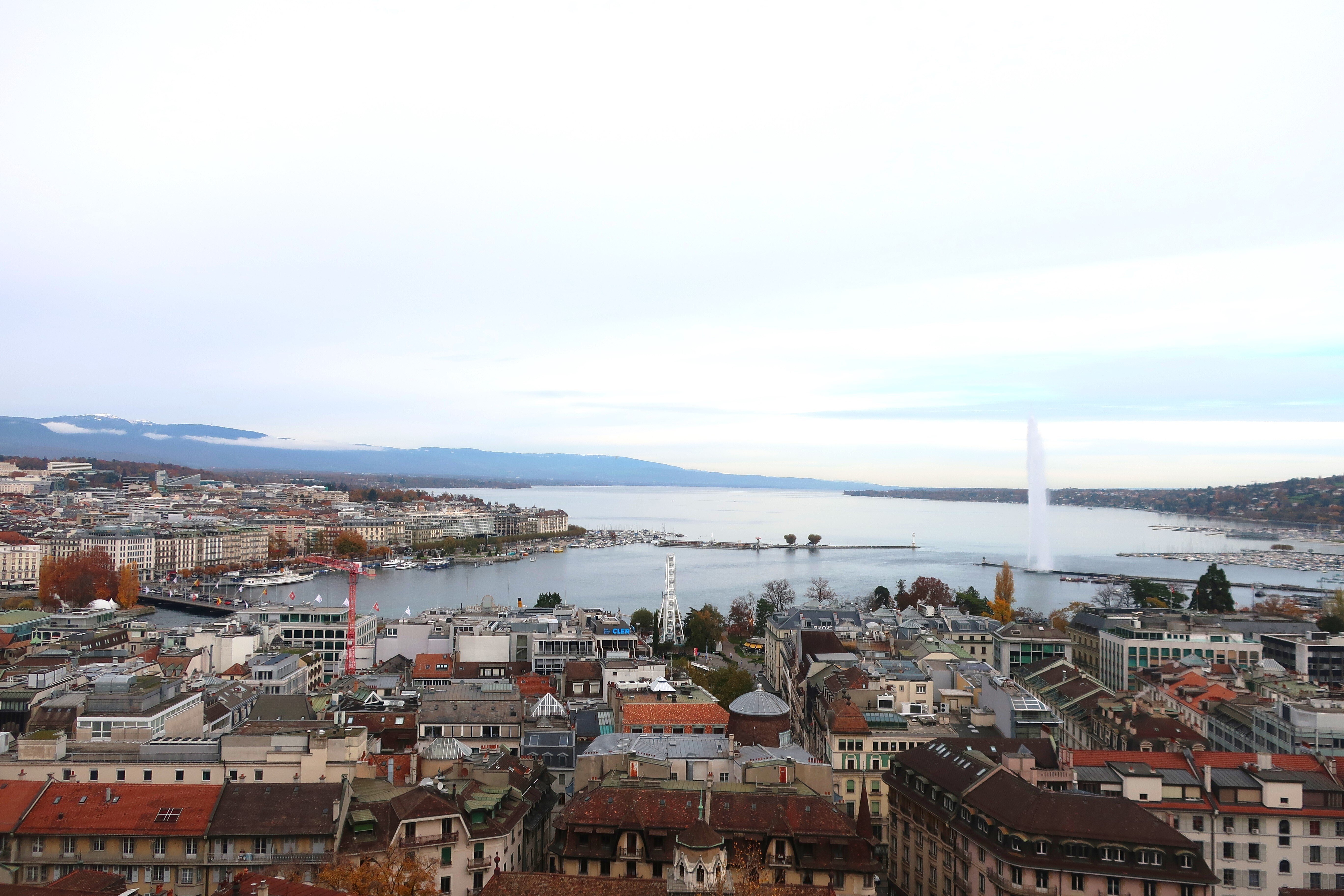 スイス・ジュネーブ観光～国際色豊かなレマン湖のほとりを散策。文豪