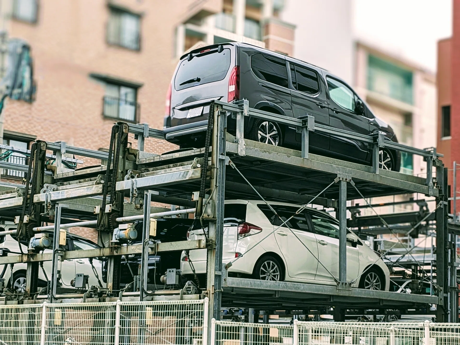 初心者必見！立体駐車場に停めるためのコツ【前編】—駐車場のタイプと