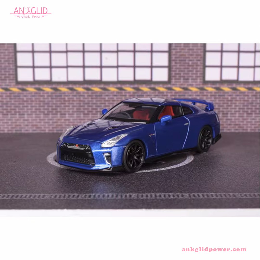 精密に再現されたNISSAN GT-Rがベイサイドブルーカラーでモーターヘリックスから登場！