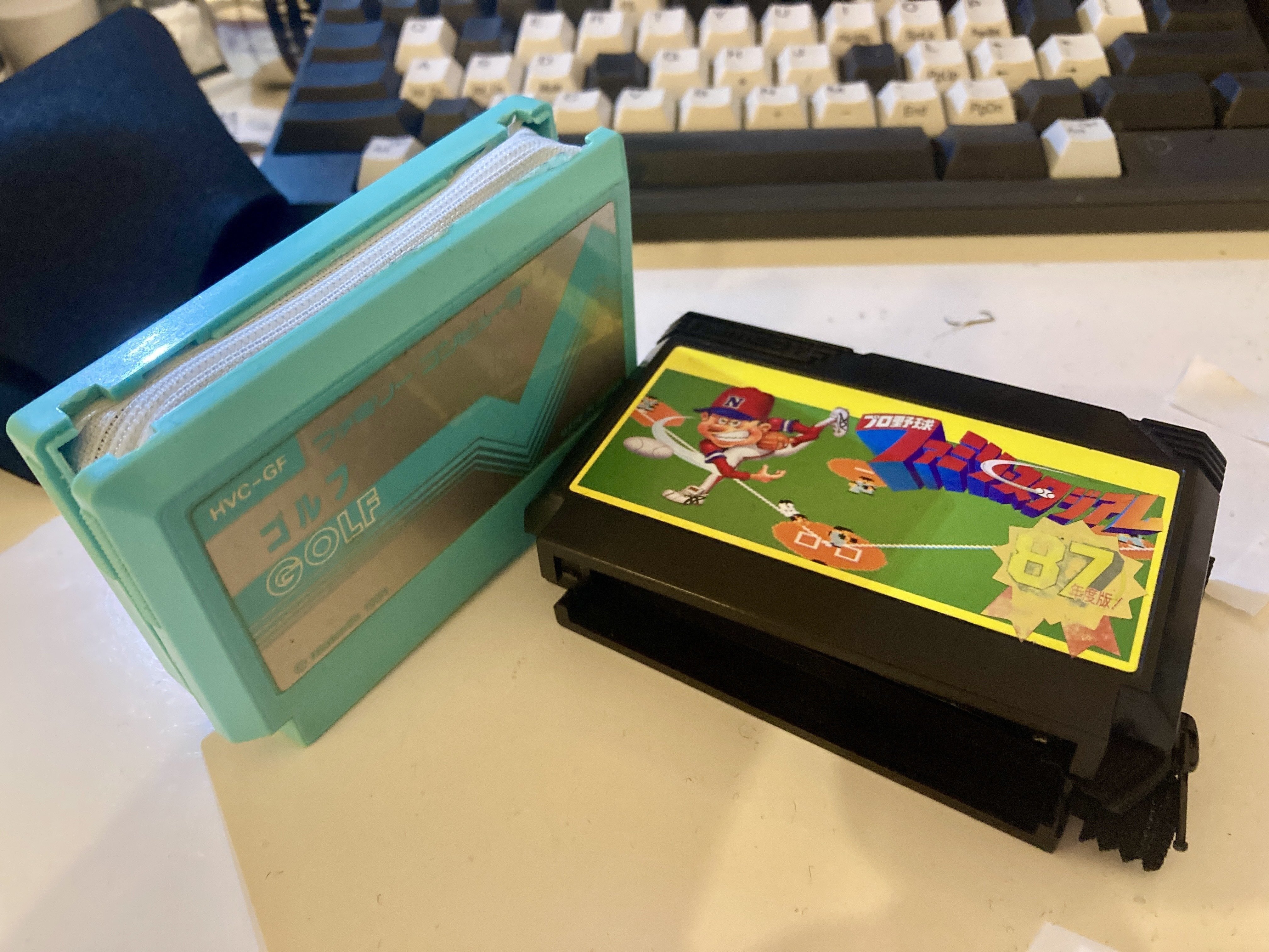ファミコンカセット用アタッシュケース ファミコン アタッシュケース カセット収納ケース ファミコ