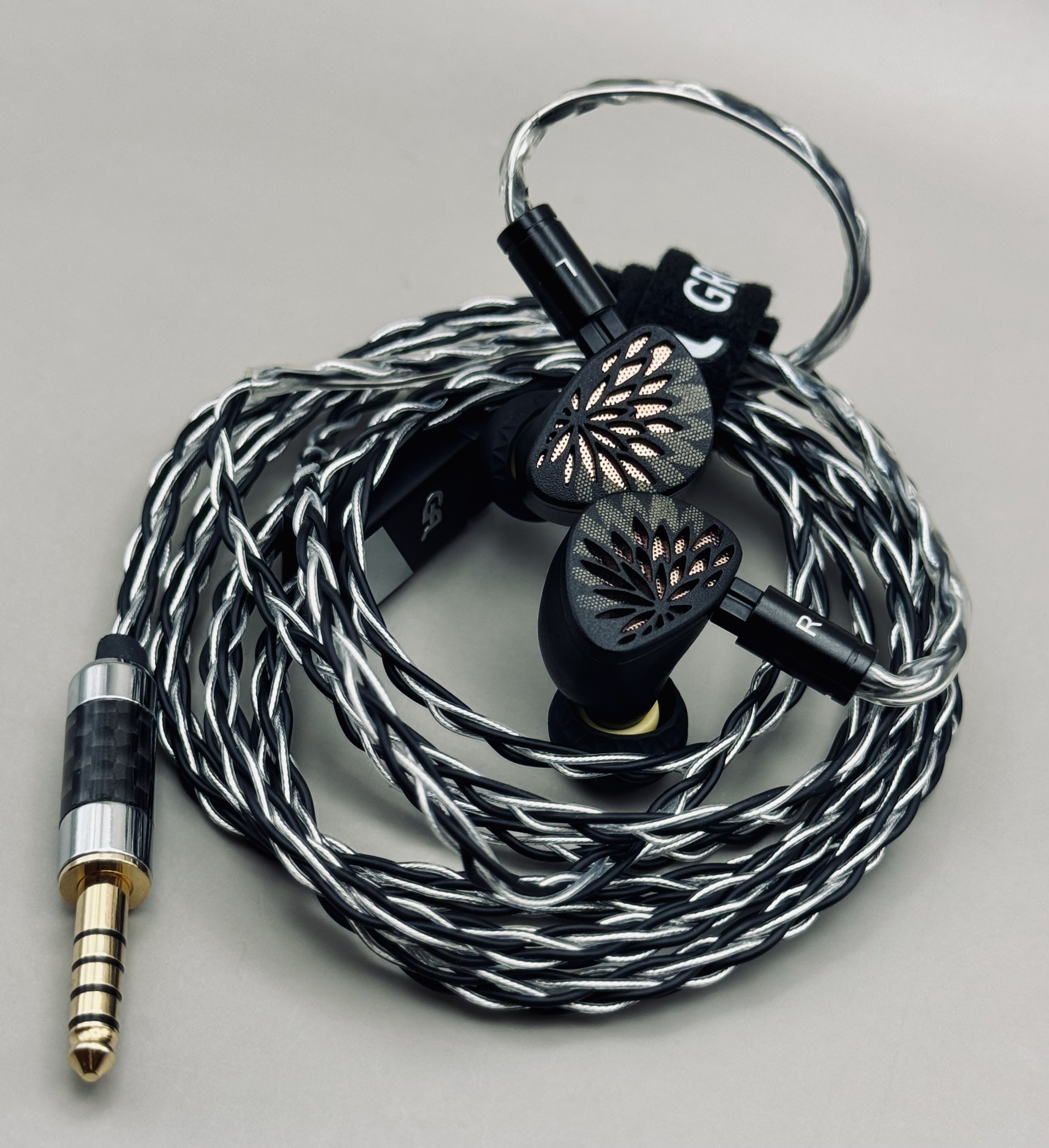 GROOVE AUDIO GEMINI(高純度銅線と銀メッキ銅線)のレビュー GROOVE AUDIO GEMINI(高純度銅線と銀メッキ銅線)のレビュー