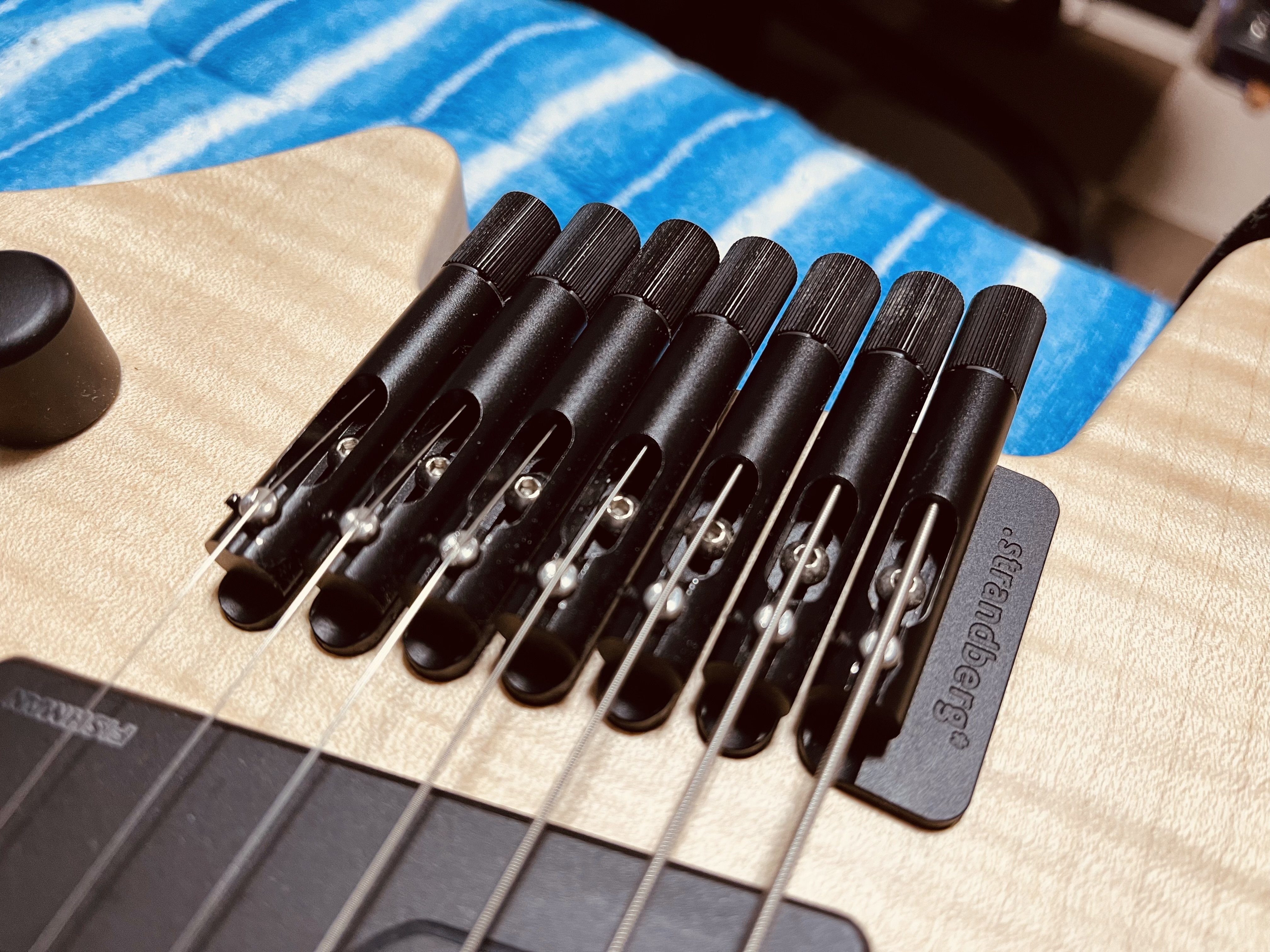 KIESEL O7 ヘッドレス7弦ギター / Ibanez Strandberg 1000円〜】Ibanez RGAIX7U 7弦ギター Bare Knuckleピックアップ