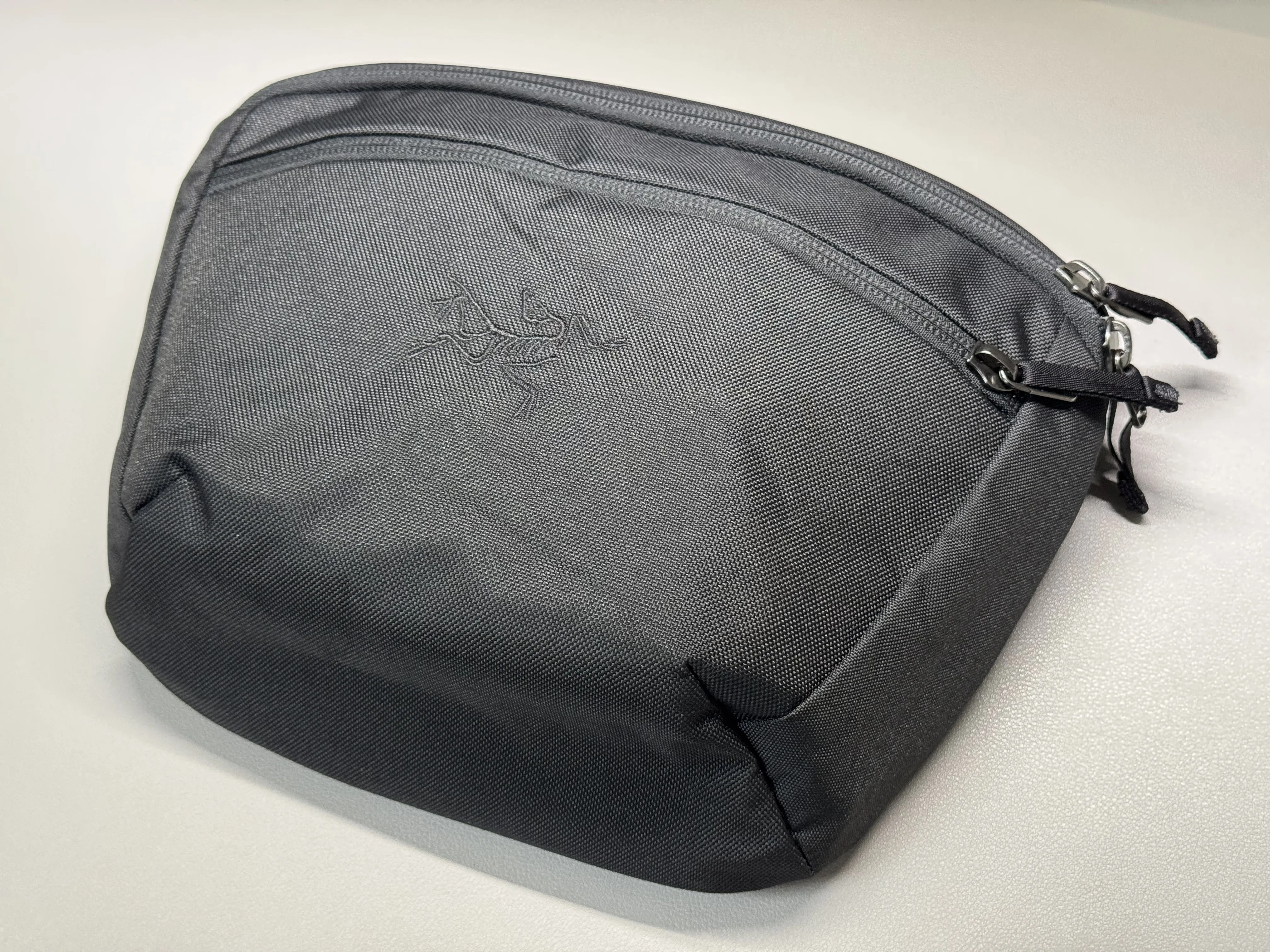 【新品未使用】ARC’TERYX MANTIS 2 と不織布ショッパートート Shop Mantis 2 Waist Pack F26 | Bivouac Ann Arbor