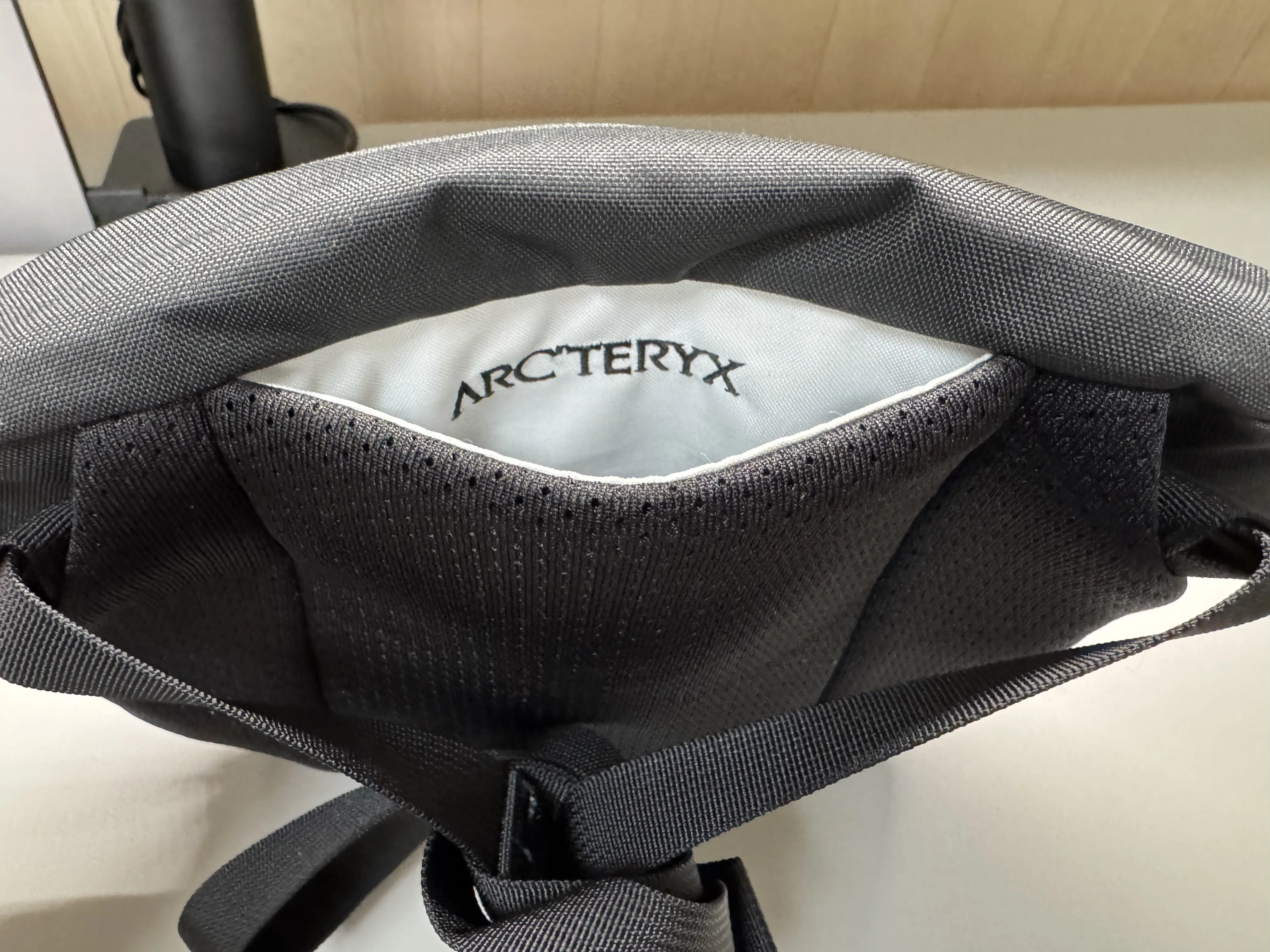 カバンの中身｜Arc'teryx Mantis 2で身軽に持ち歩くミニマル装備｜KK
