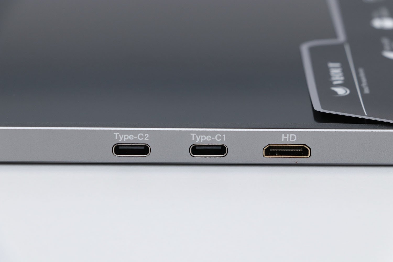 Veout 16インチモバイルモニター】レビュー アルミボディで