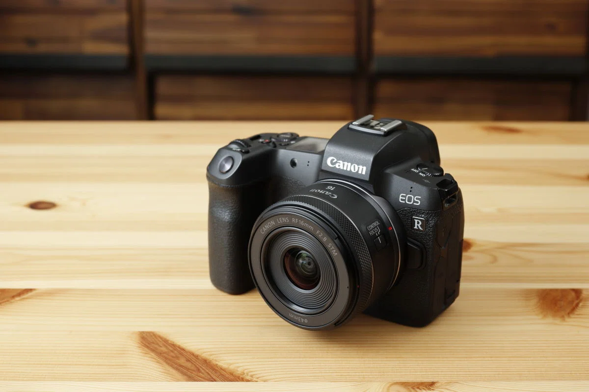広角単焦点レンズRF16mm F2.8 STMで撮った写真とこのレンズの感想｜Aki 