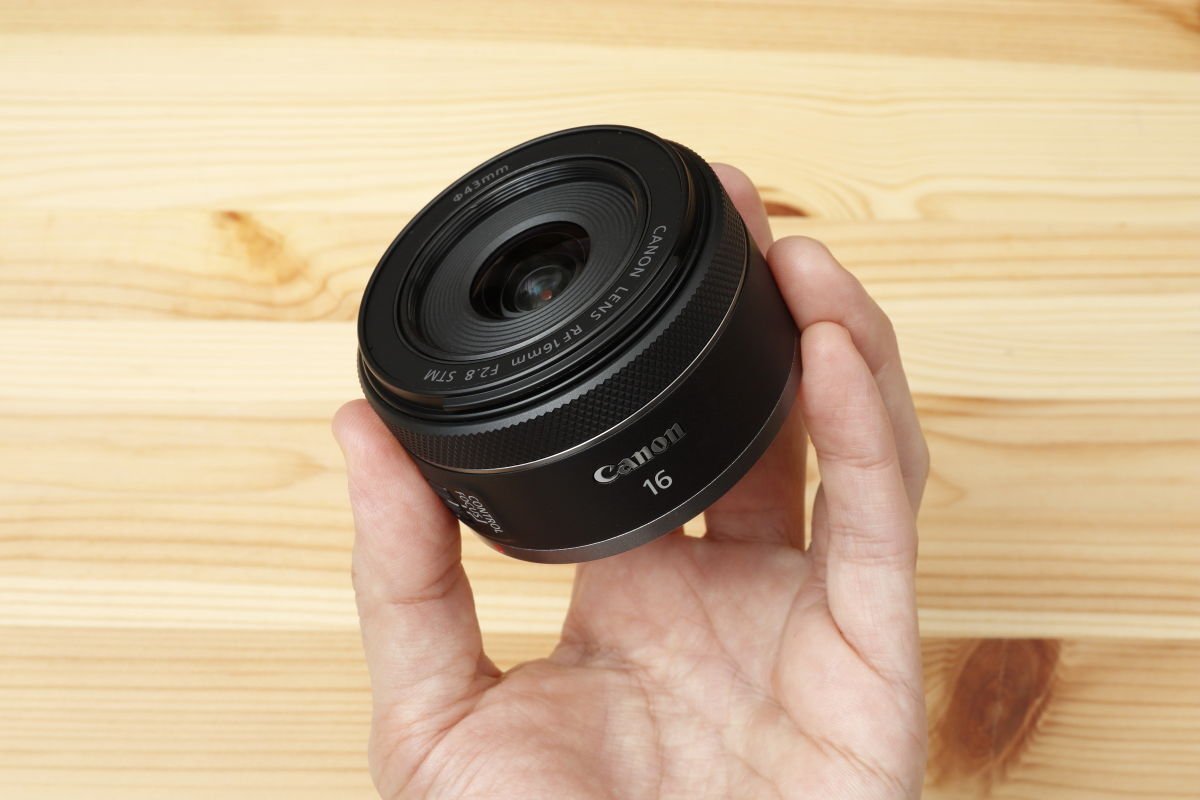 広角単焦点レンズRF16mm F2.8 STMで撮った写真とこのレンズの 広角単焦点レンズRF16mm F2.8 STMで撮った写真とこのレンズの