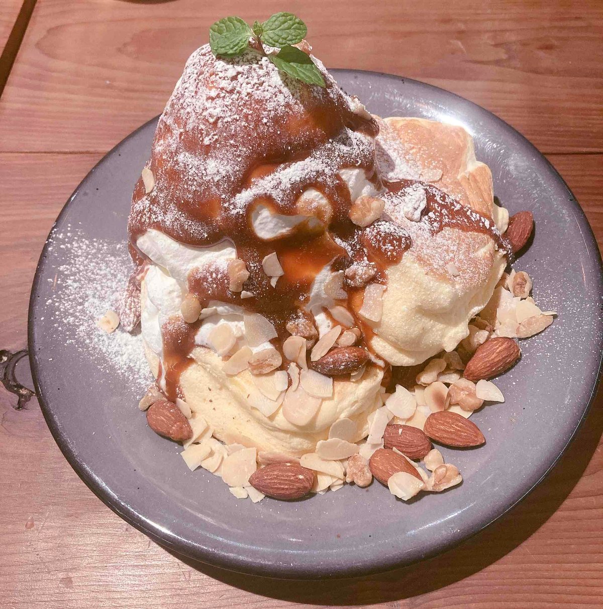 「フレンチトーストファクトリー」のパンケーキ