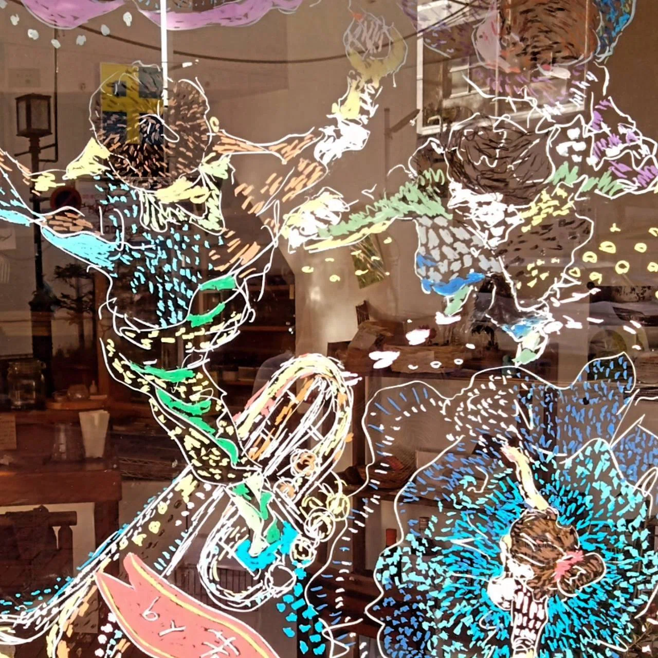 ガラスに描くならキットパス｜若林 鮎