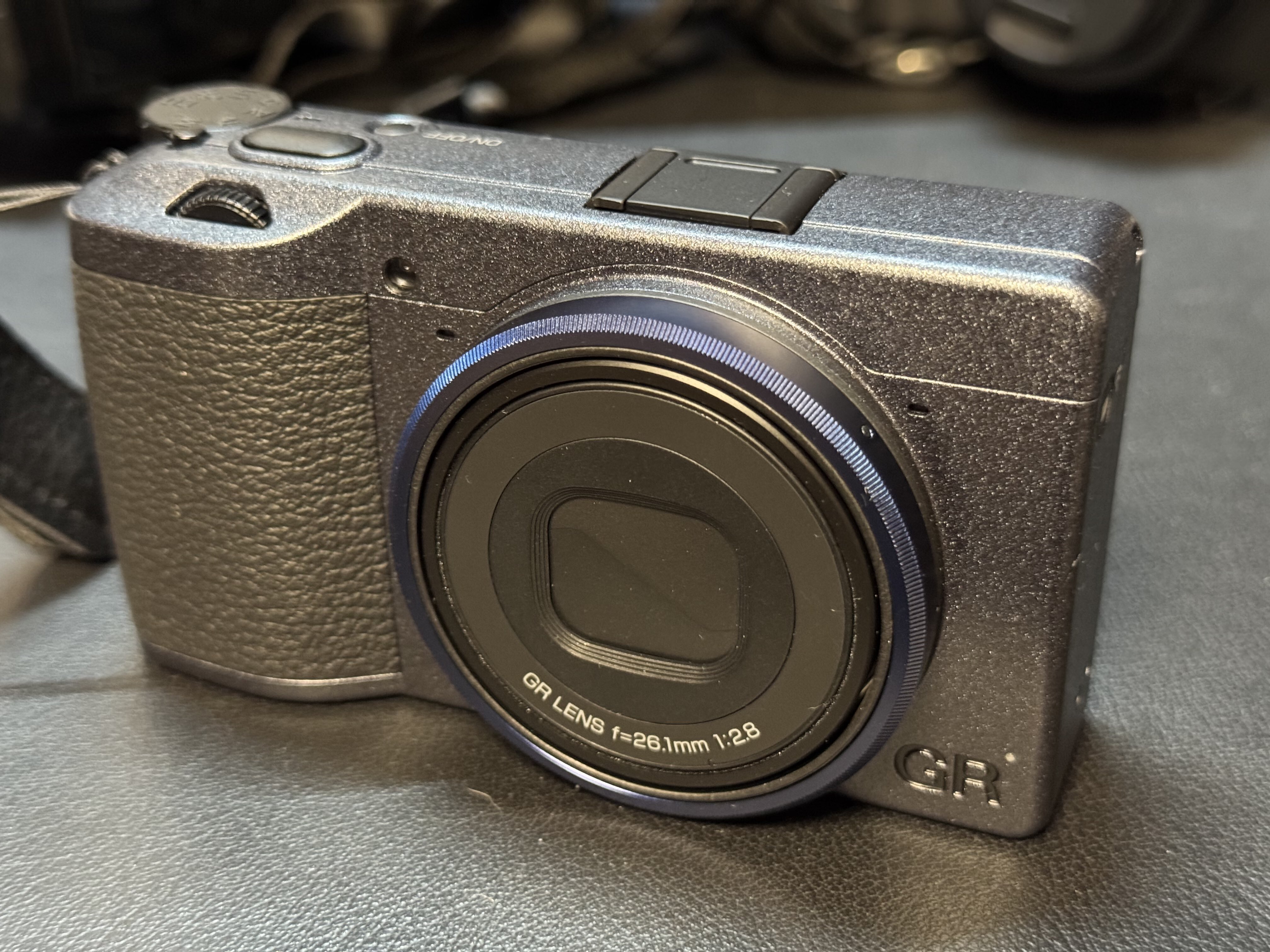 RICOH GR IIIx」と「LUMIX GX8」APS-Cとマイクロフォーサーズを使って
