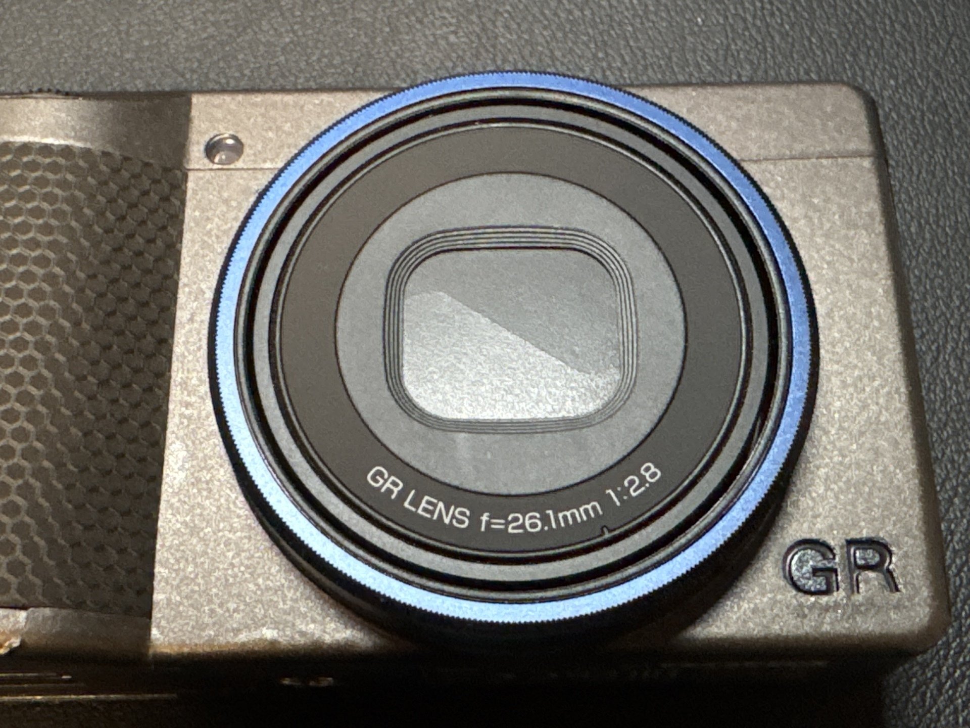 RICOH GR IIIx」と「LUMIX GX8」APS-Cとマイクロフォーサーズを