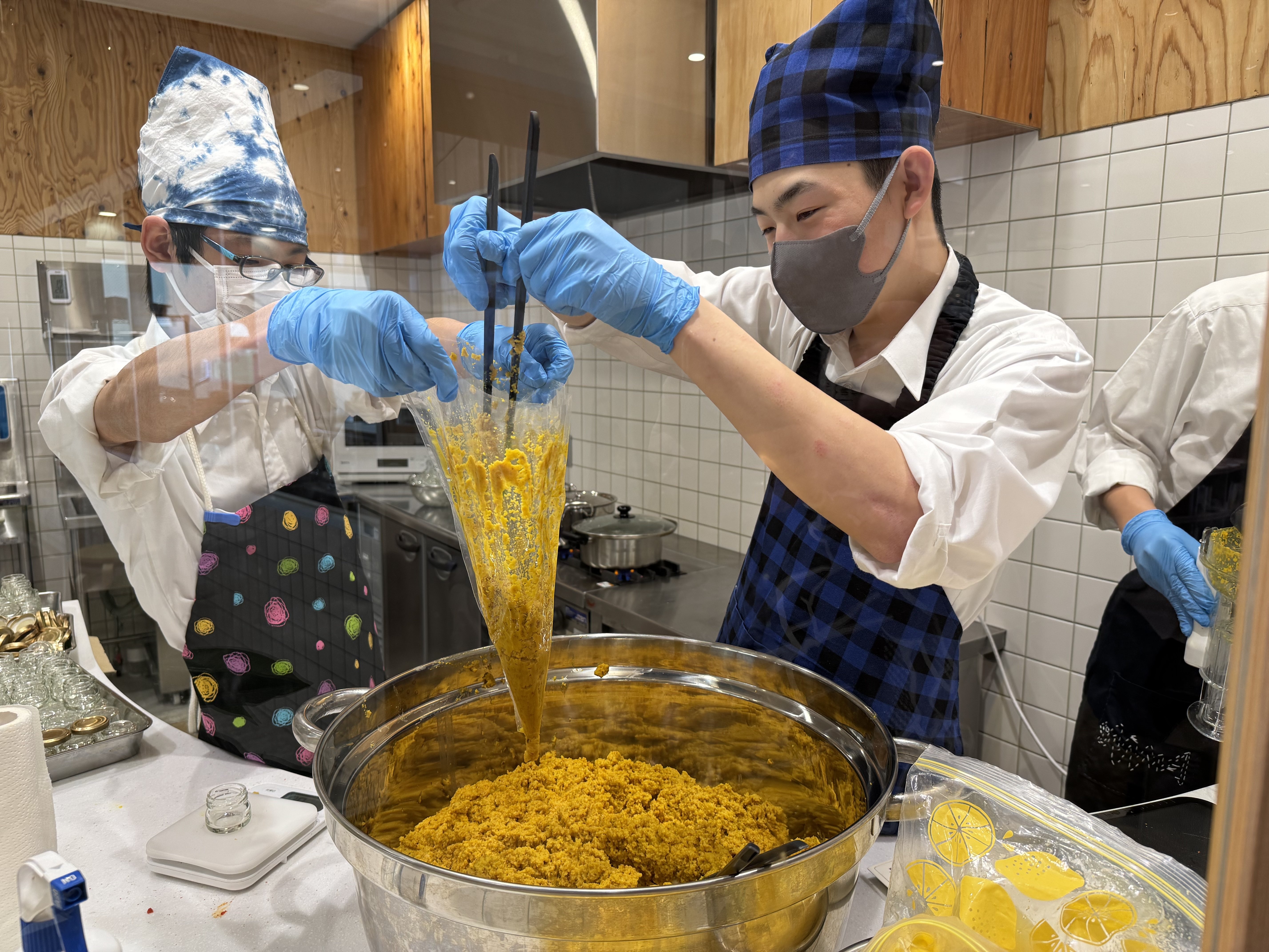 高校生が作る浦和クラフト焼売専用「16才の柚子胡椒 of the REDS