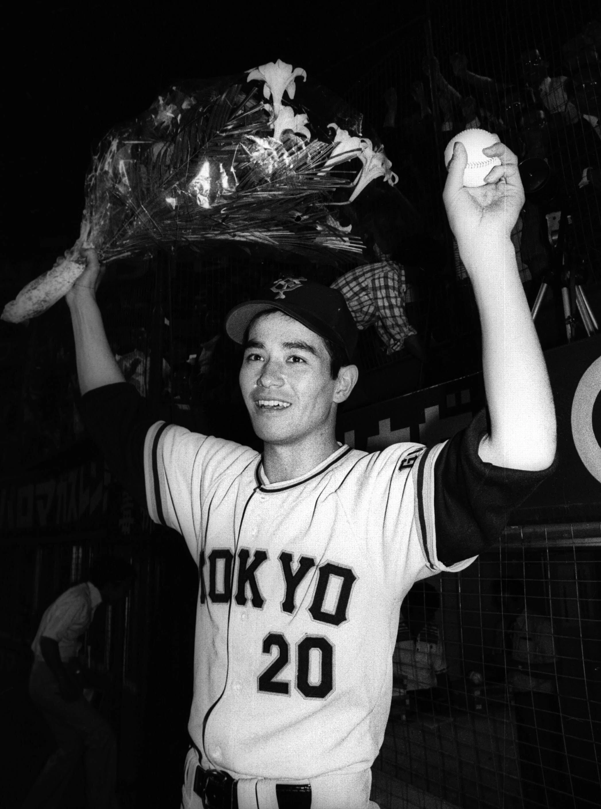 プロ6年目で初勝利「よかったな、サダ！」長嶋茂雄監督が満面の笑みで