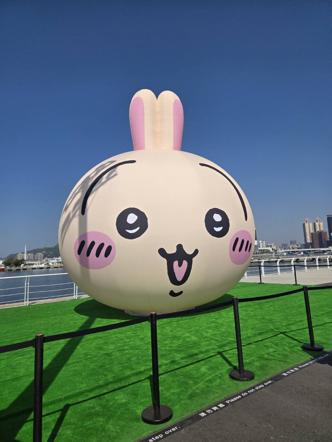 ちいかわ 台湾台北店限定 ロップイヤーなマスコット うさぎ 高雄で