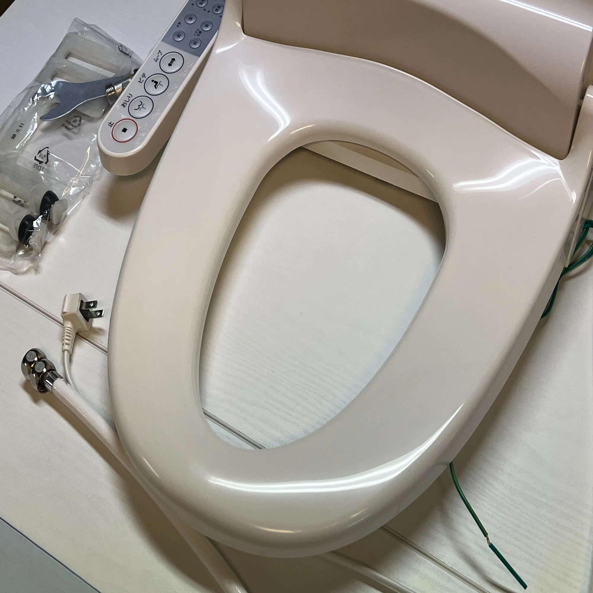 温水洗浄便座】東芝 温水洗浄便座 クリーンウォッシュ SCS-T161 