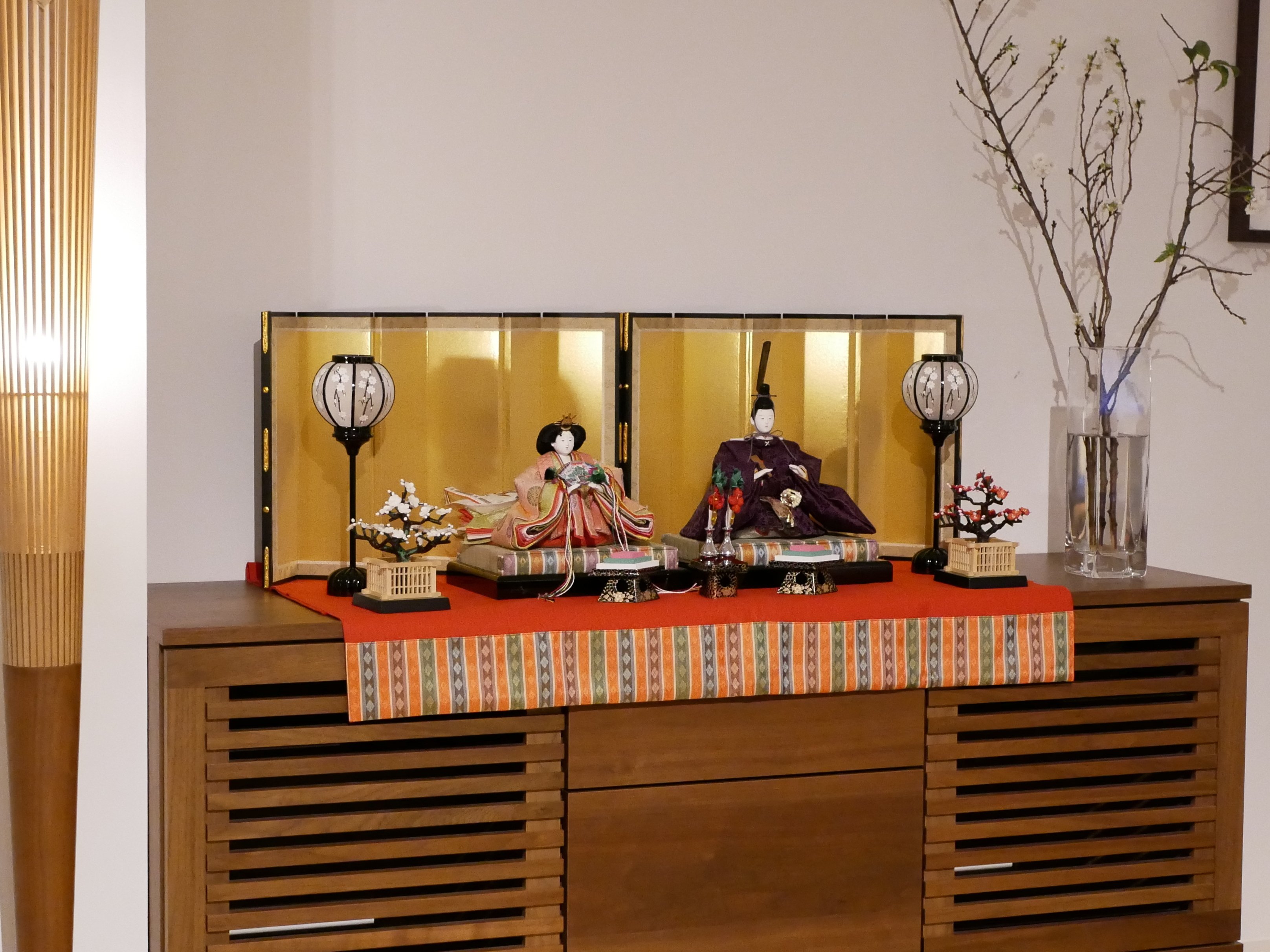 お雛様の飾り方」雛人形をきれいに見せる基本型③ 屏風その1｜大西