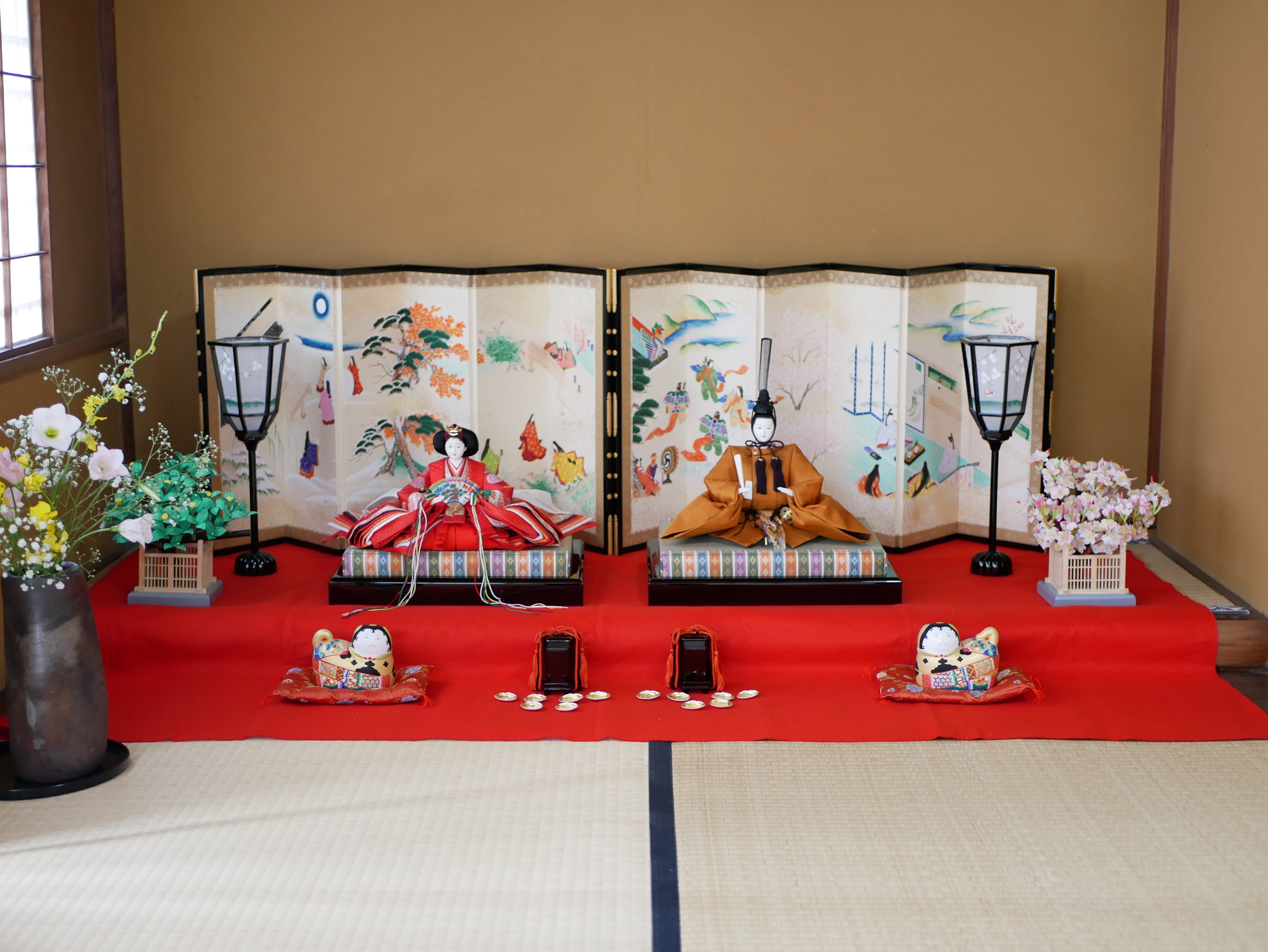 お雛様の飾り方」雛人形をきれいに見せる基本型③ 屏風その1｜大西