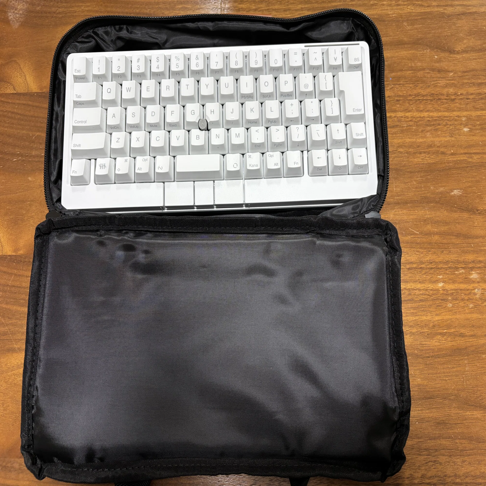 HHKB Studio のケースを買った｜あきちゃん（二郎）
