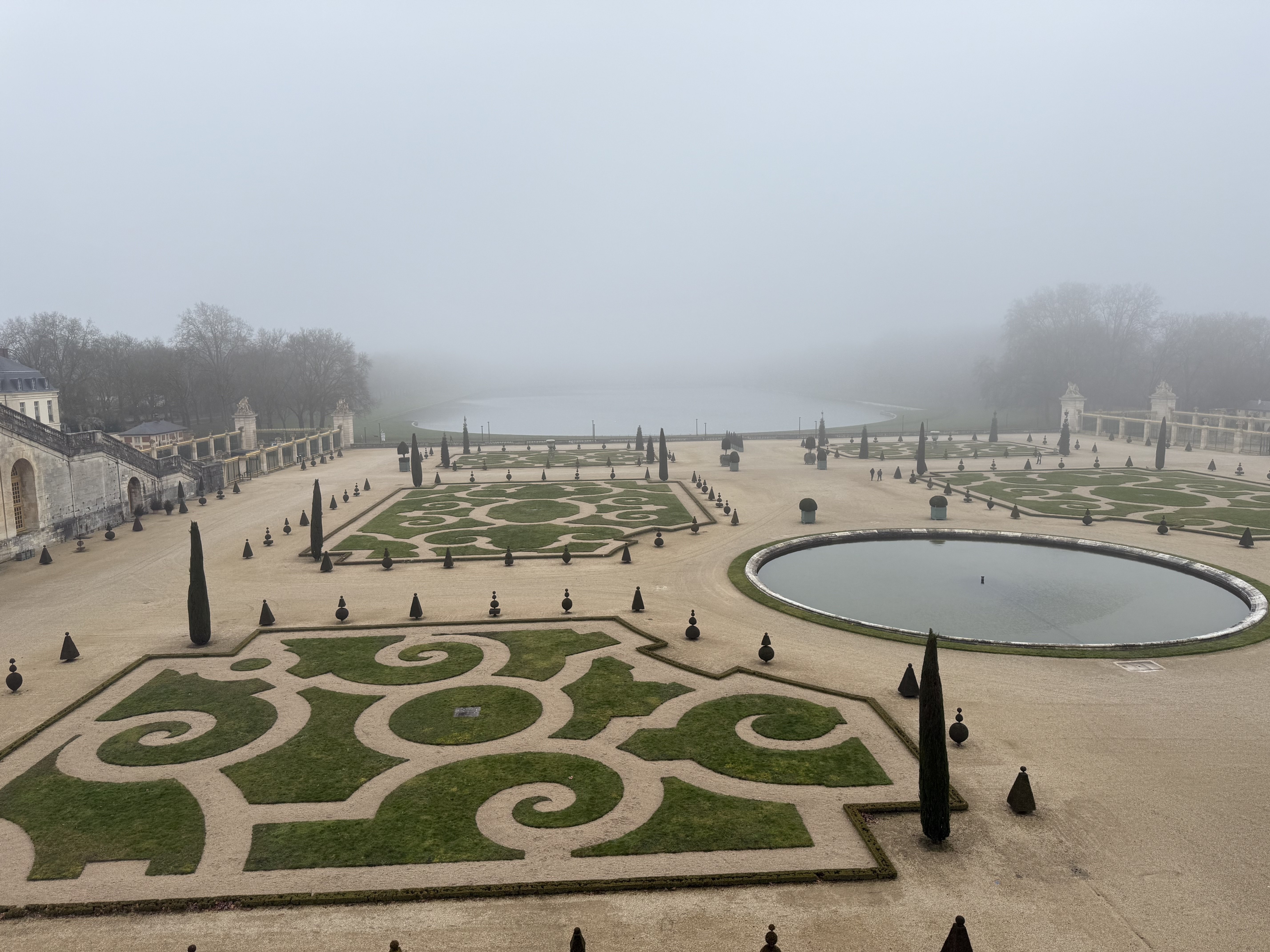 ムーランルージュは夢の国｜夢みる旅人