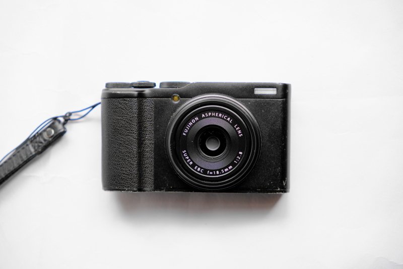 FUJIFILM XF10 は悩ましきAPS-Cコンデジ|じんた堂 FUJIFILM XF10 は悩ましきAPS-Cコンデジ|じんた堂