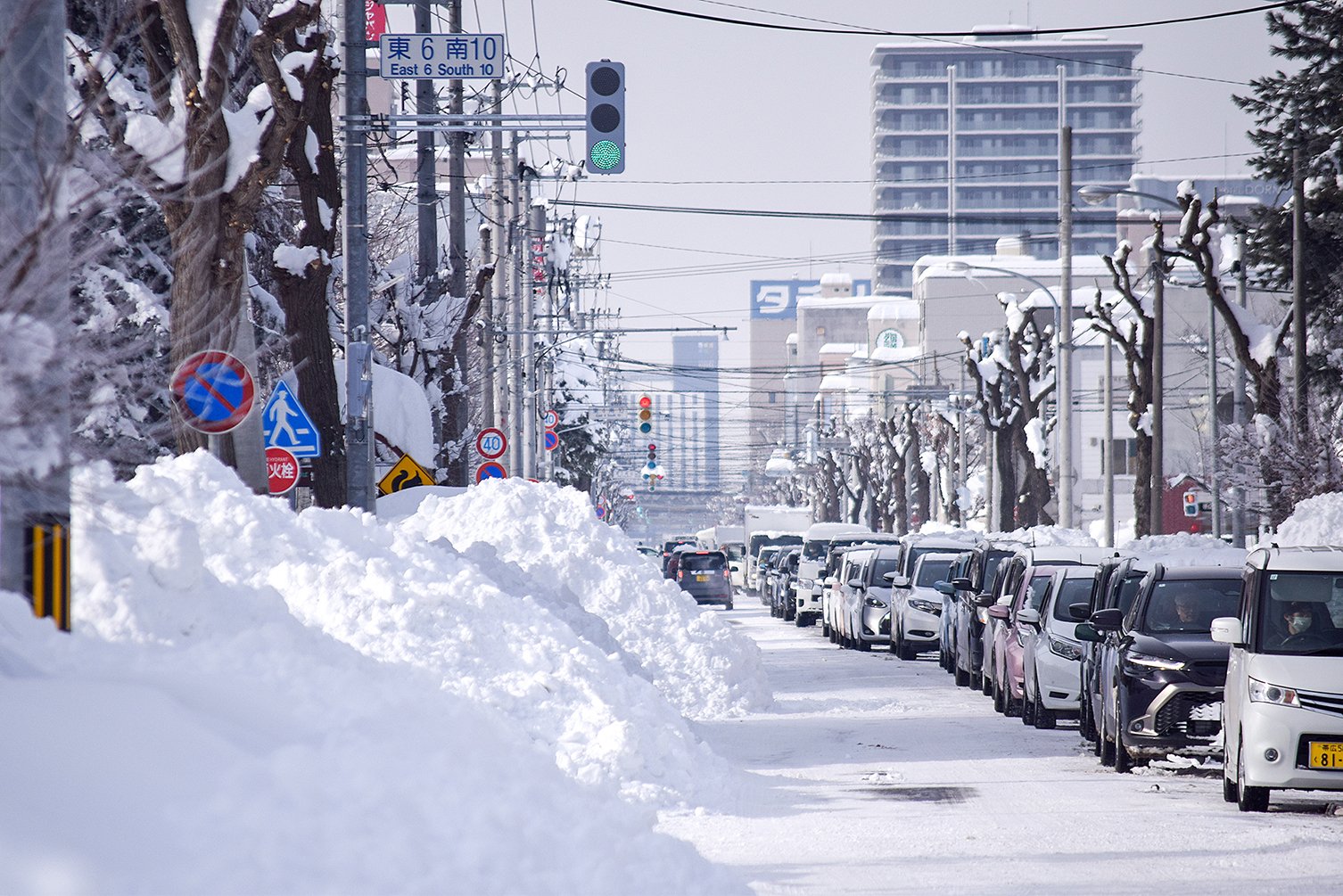 記録的大雪の対応に追われる建設業者／混乱続く帯広、少雪地域で警戒