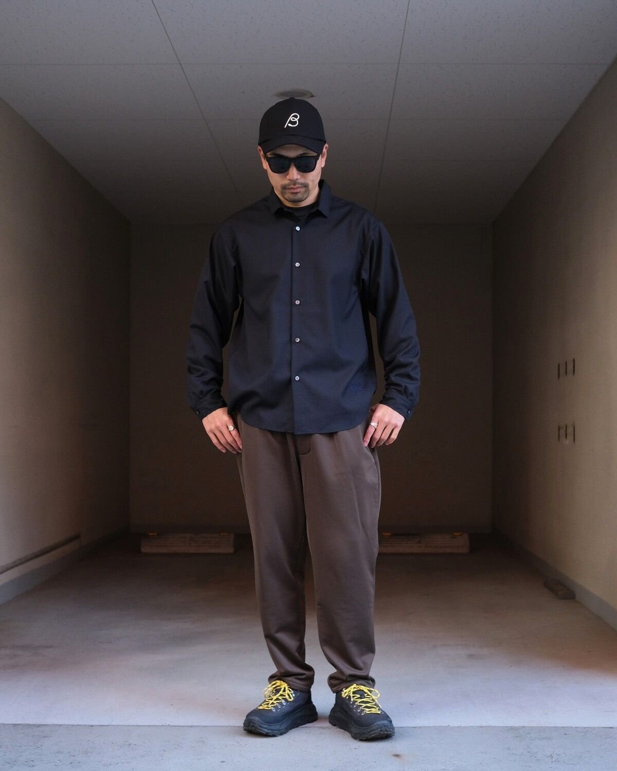 ハイスペック山シャツ〈Tech Merino Shirt〉スタイリング｜BLACK