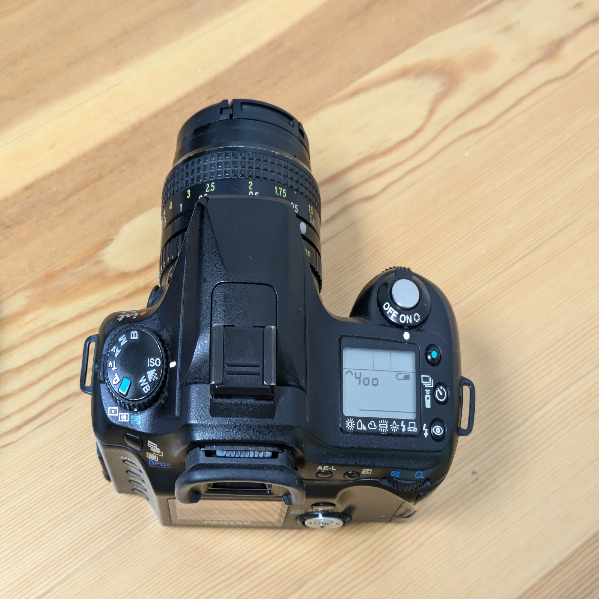 PENTAXデジタル一眼レフの始祖、istD｜たぬきふとん