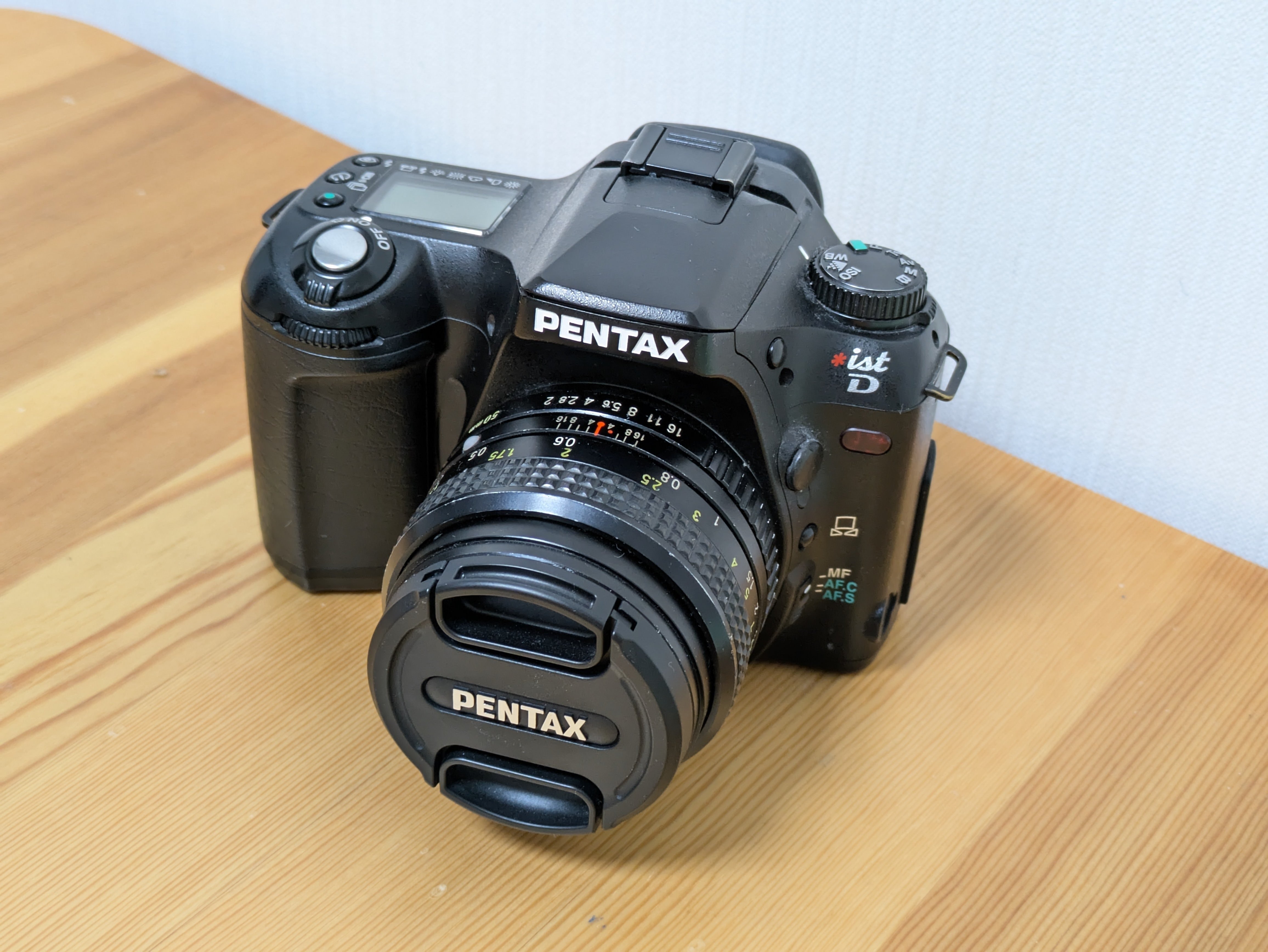 PENTAXデジタル一眼レフの始祖、istD|たぬきふとん PENTAXデジタル一眼レフの始祖、istD|たぬきふとん