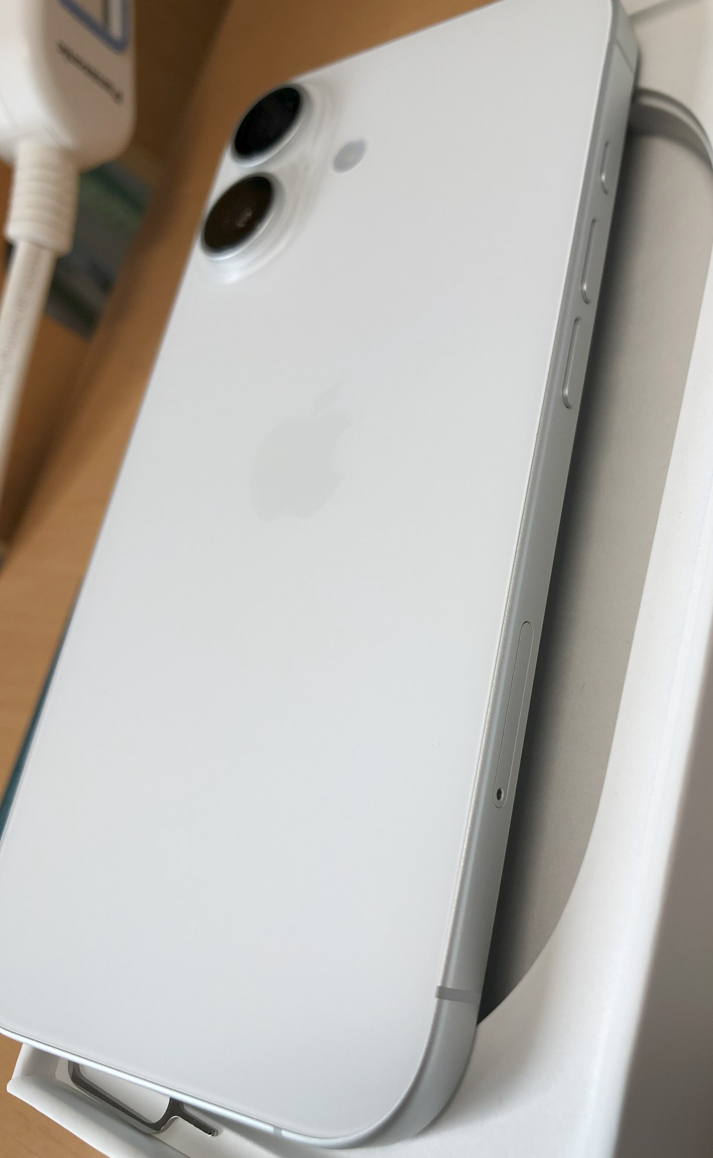 iPhone8からiPhone16へ｜青リンゴ