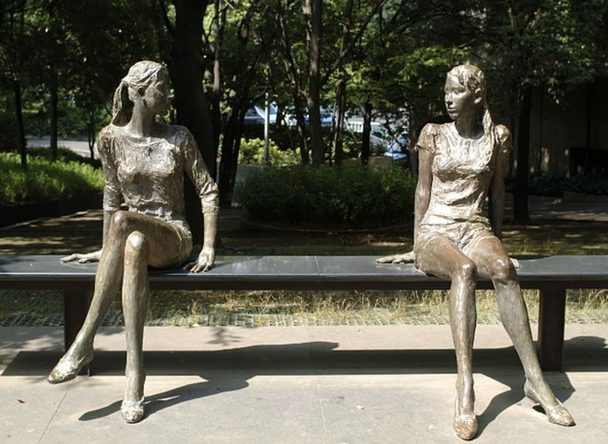 朝倉響子】 立体作品 など 査定 鑑定 買取 致します｜井浦歳和 ロイド