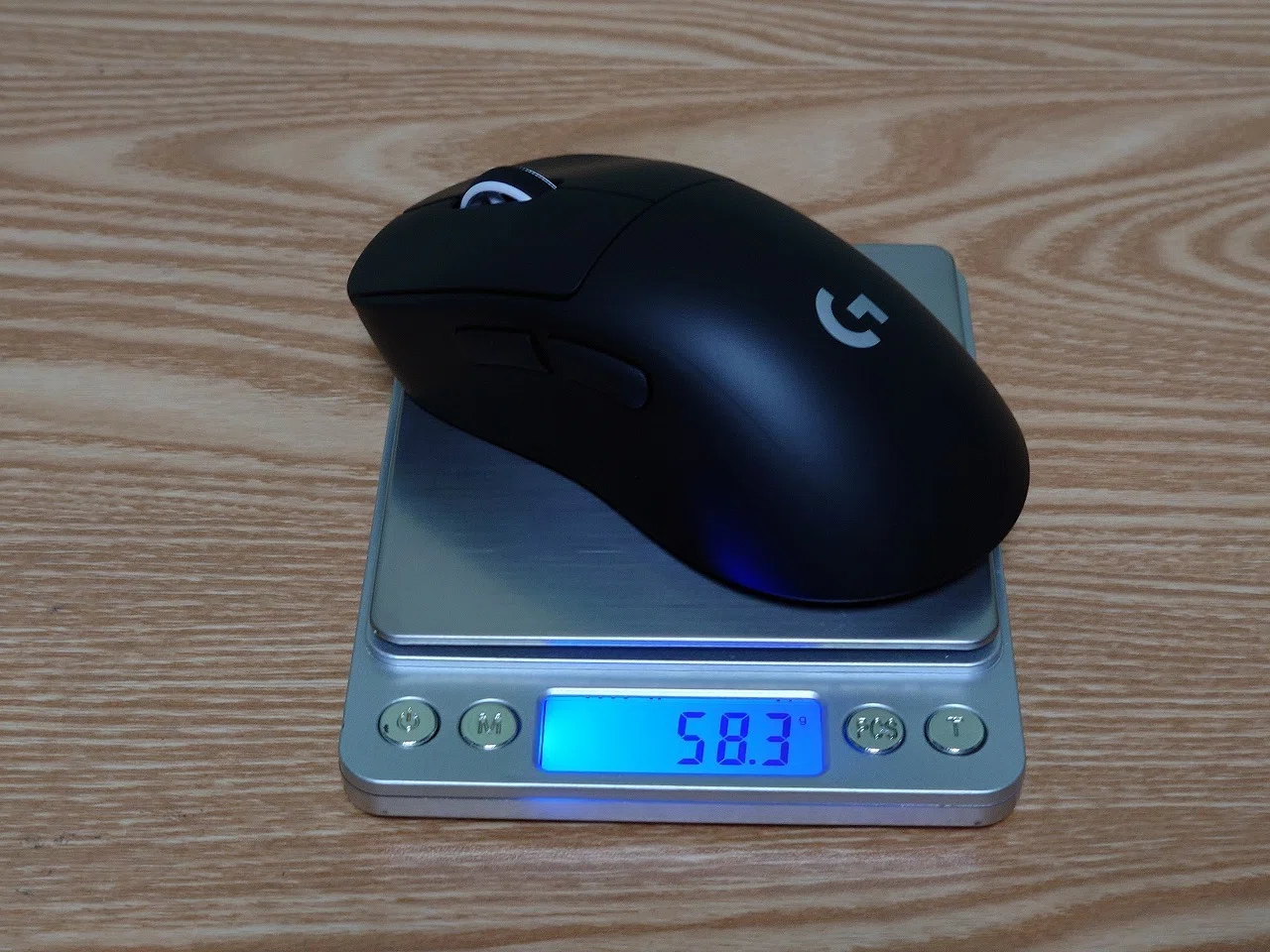 機能を絞り込んだ軽量ゲーミングマウス：Logicool G PRO X SUPERLIGHT