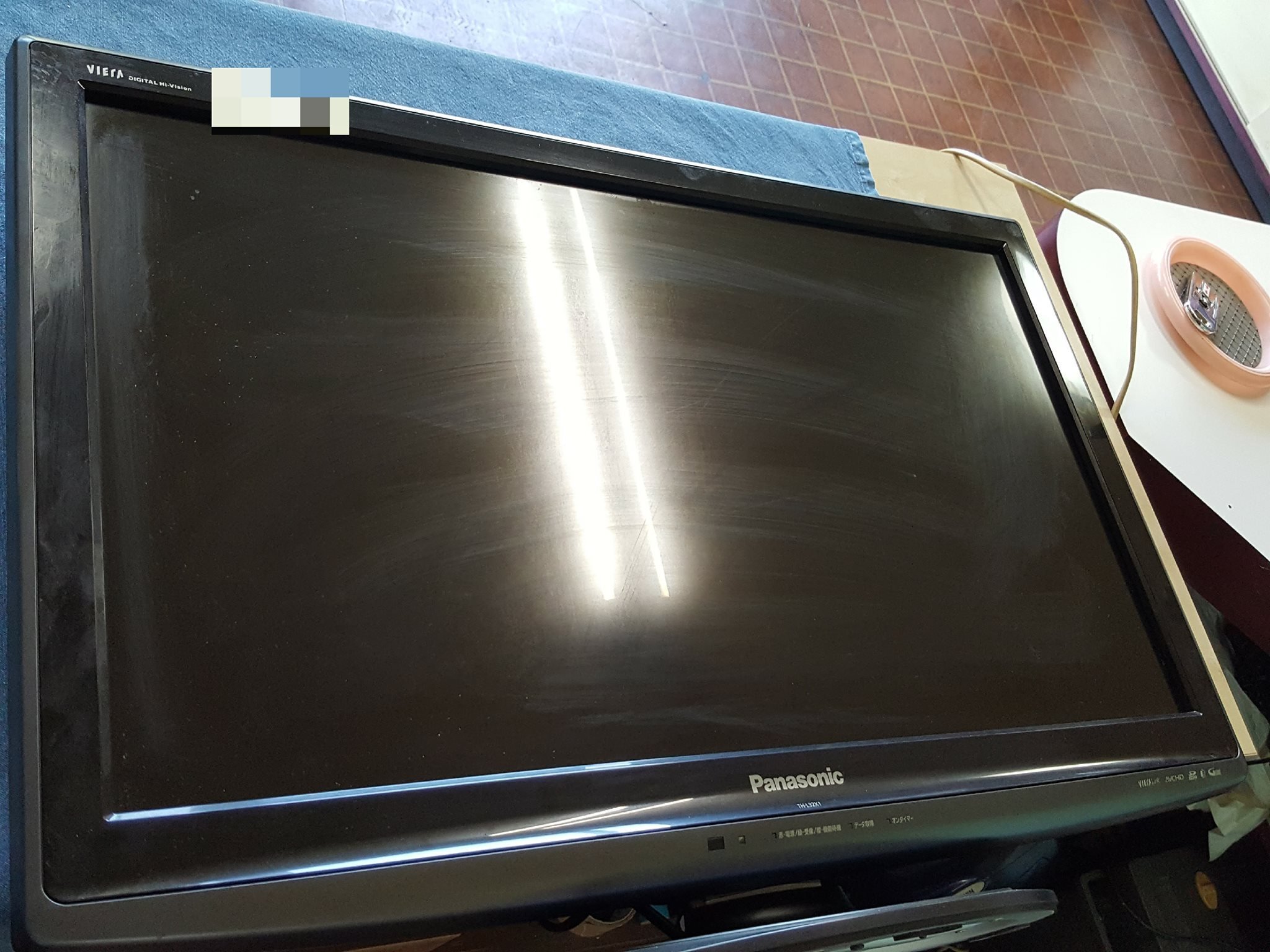 液晶テレビ VIERA(ビエラ) ブラック 画面割れてます（液晶繊細