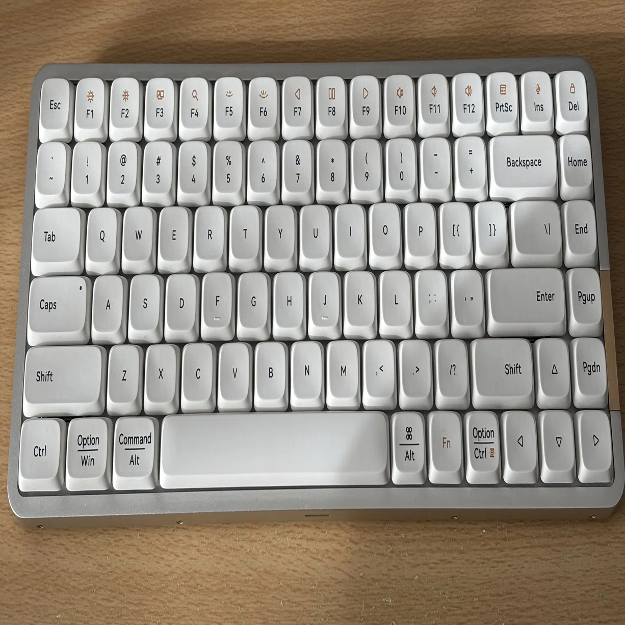 理想の静音ロープロファイルキーボードをLofree Flow 84 + Kailh Deep 