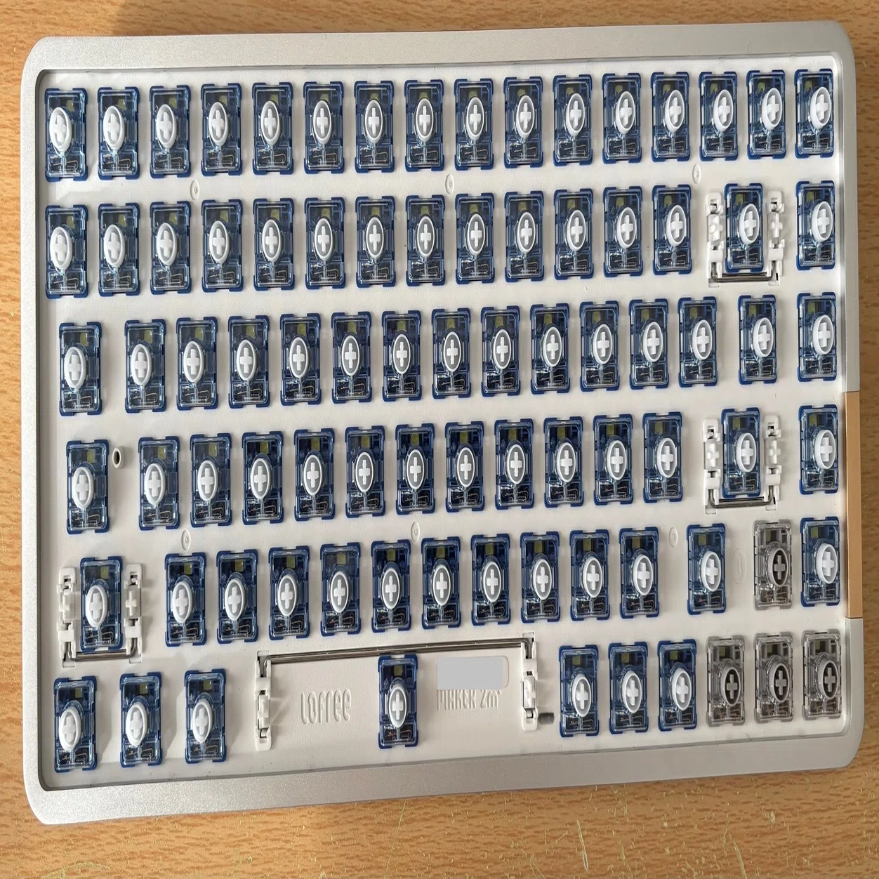 理想の静音ロープロファイルキーボードをLofree Flow 84 + Kailh Deep 