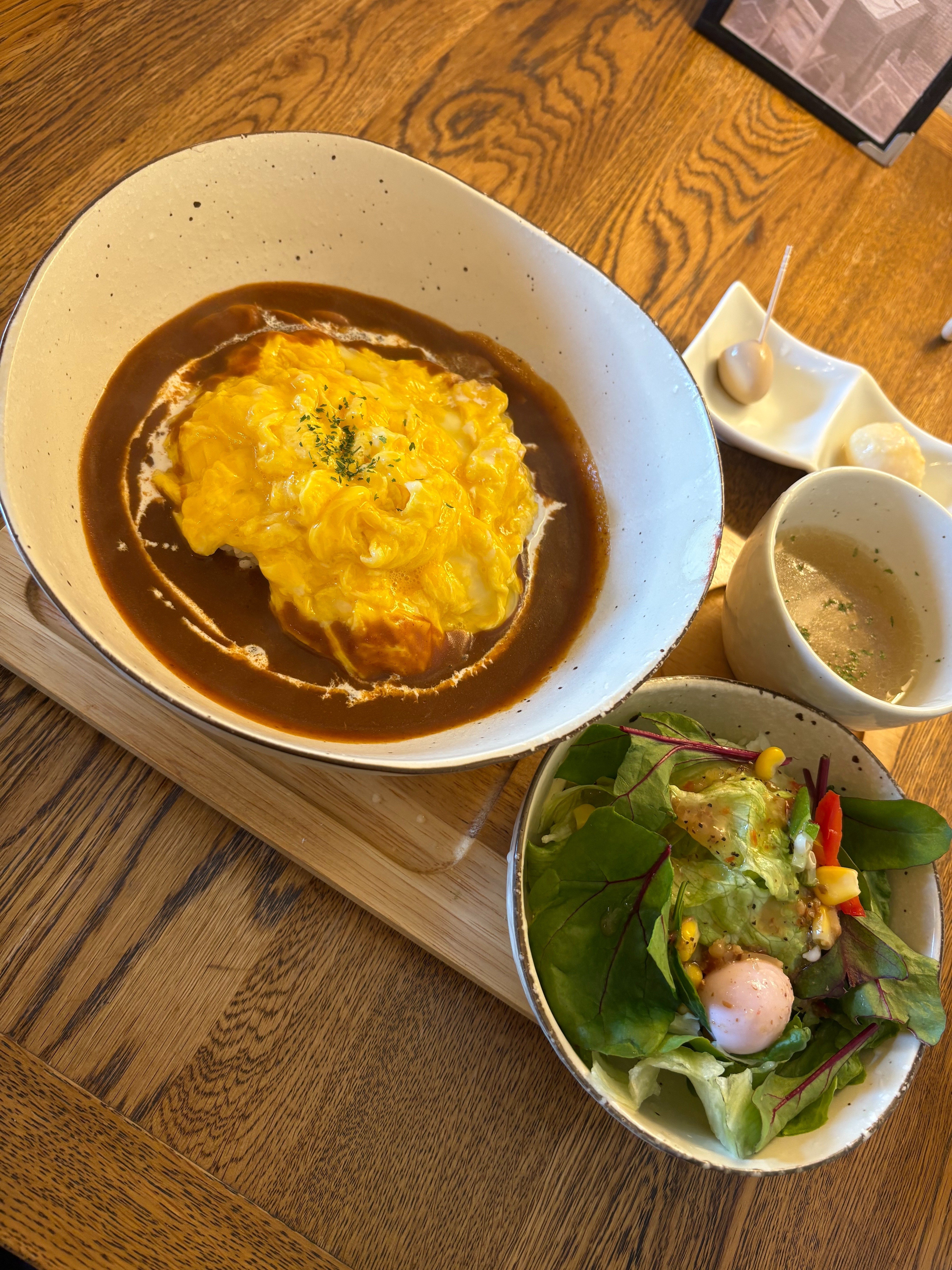 うずらまみれのオムライスとプリン【うずら屋 @航空公園（埼玉県所沢市