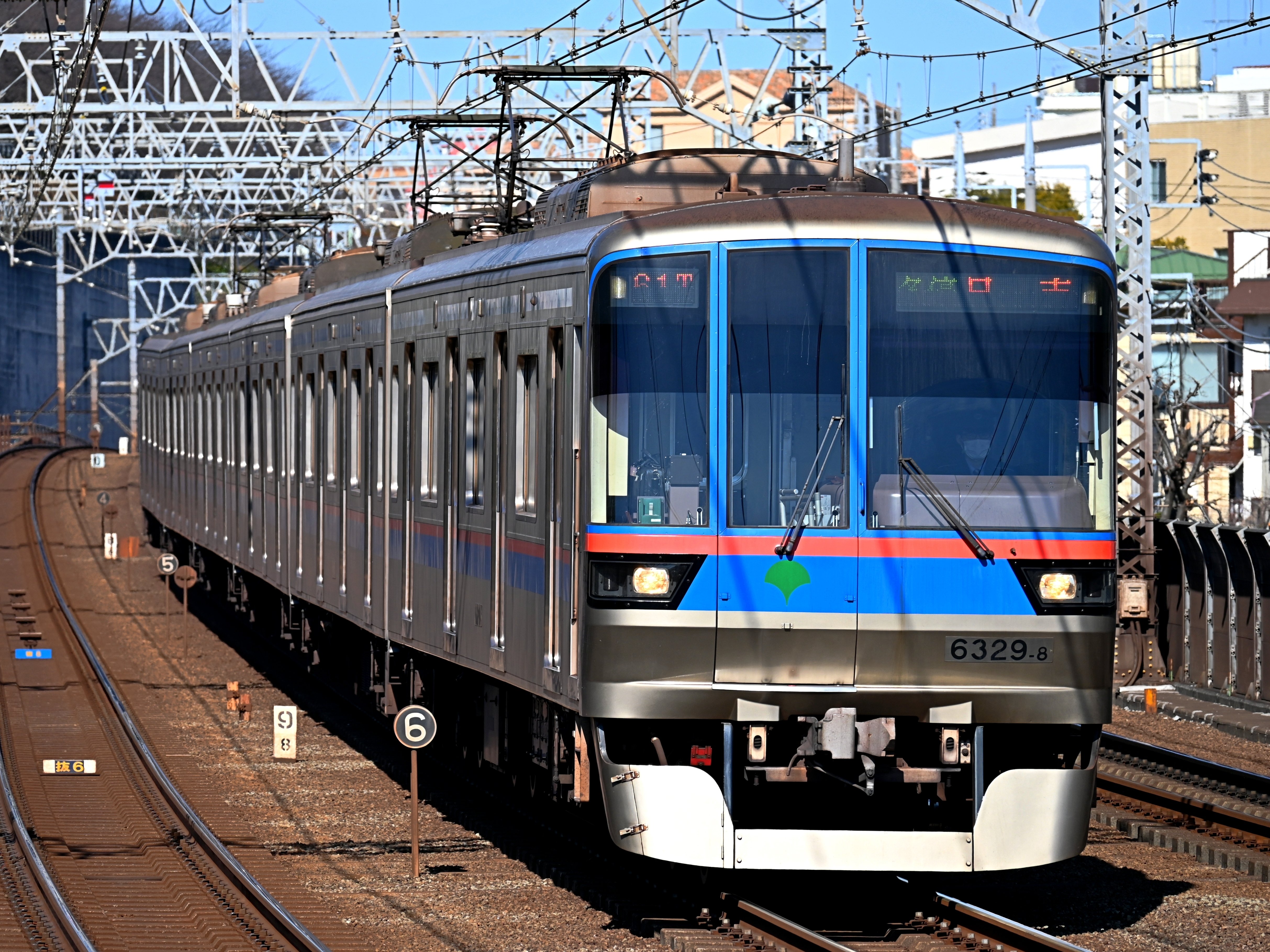 東急目黒線に珍客現る！謎の3両編成の正体は…?｜隣の芝生は隣の芝生