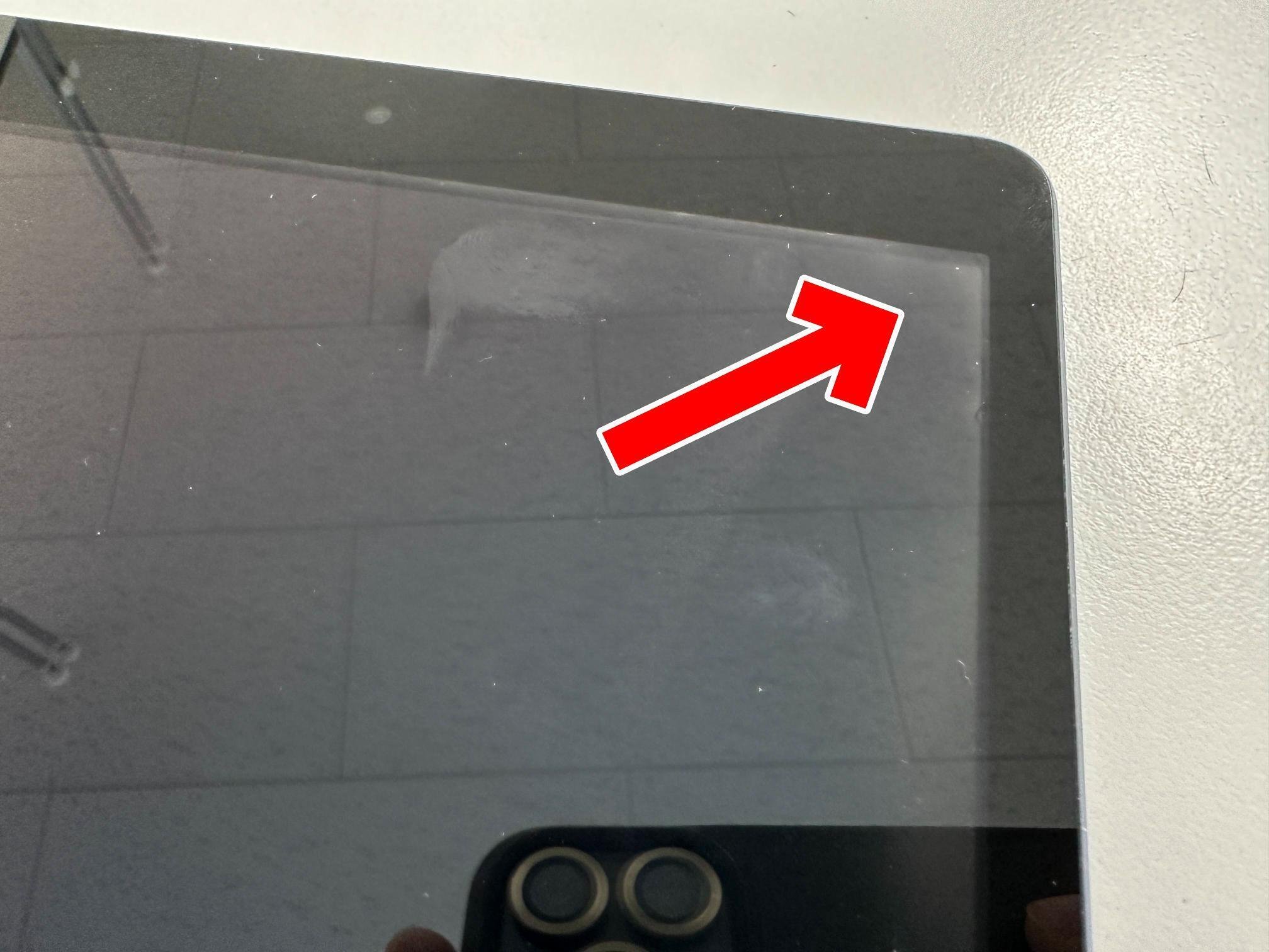 iPad第9世代の水没修理で電源が入らない状態も復旧成功!画面内 iPad第9世代の水没修理で電源が入らない状態も復旧成功!画面内