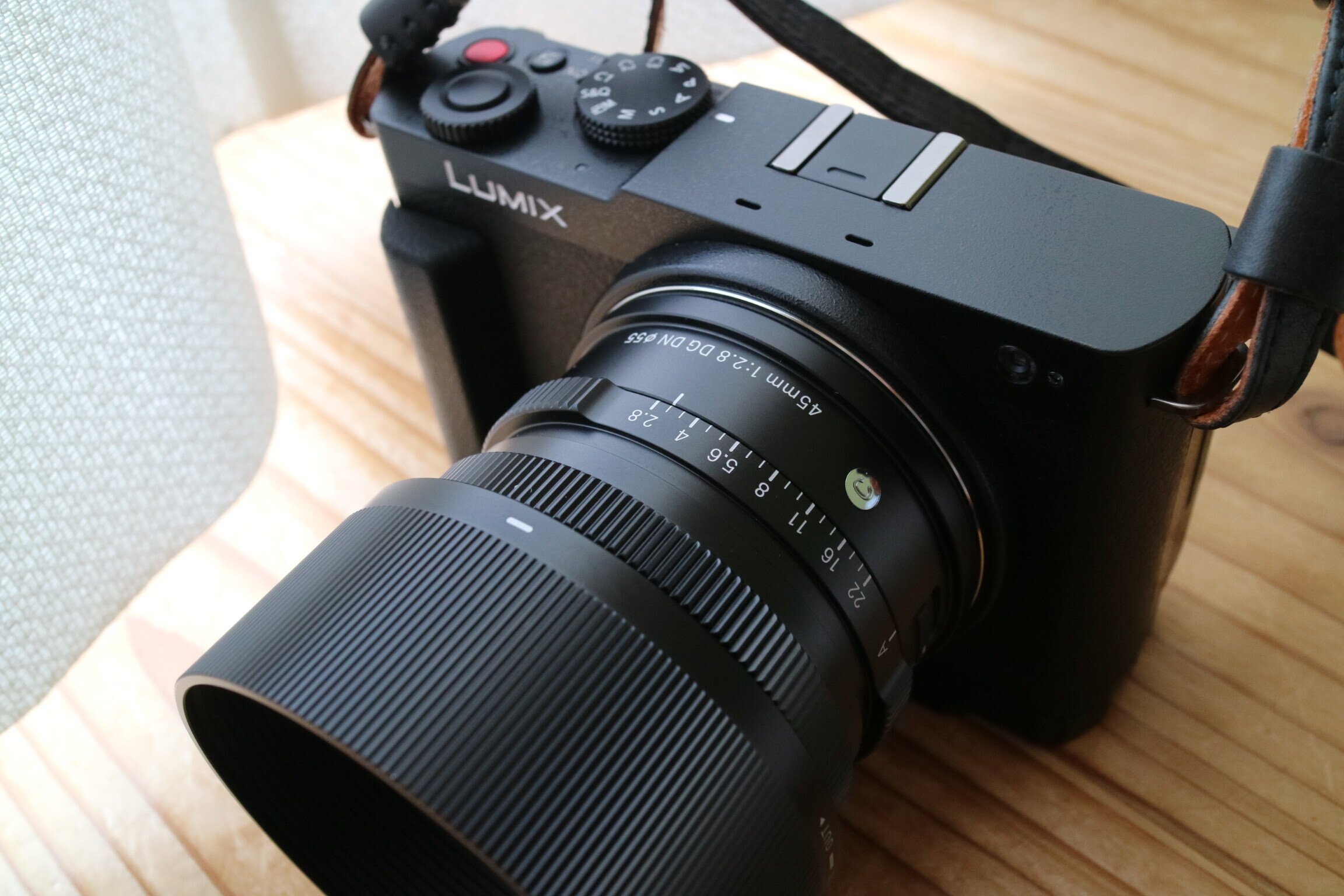 LUMIXS9とSigma45mm F2.8単焦点レンズの組み合わせ LUMIXS9とSigma45mm F2.8単焦点レンズの組み合わせ