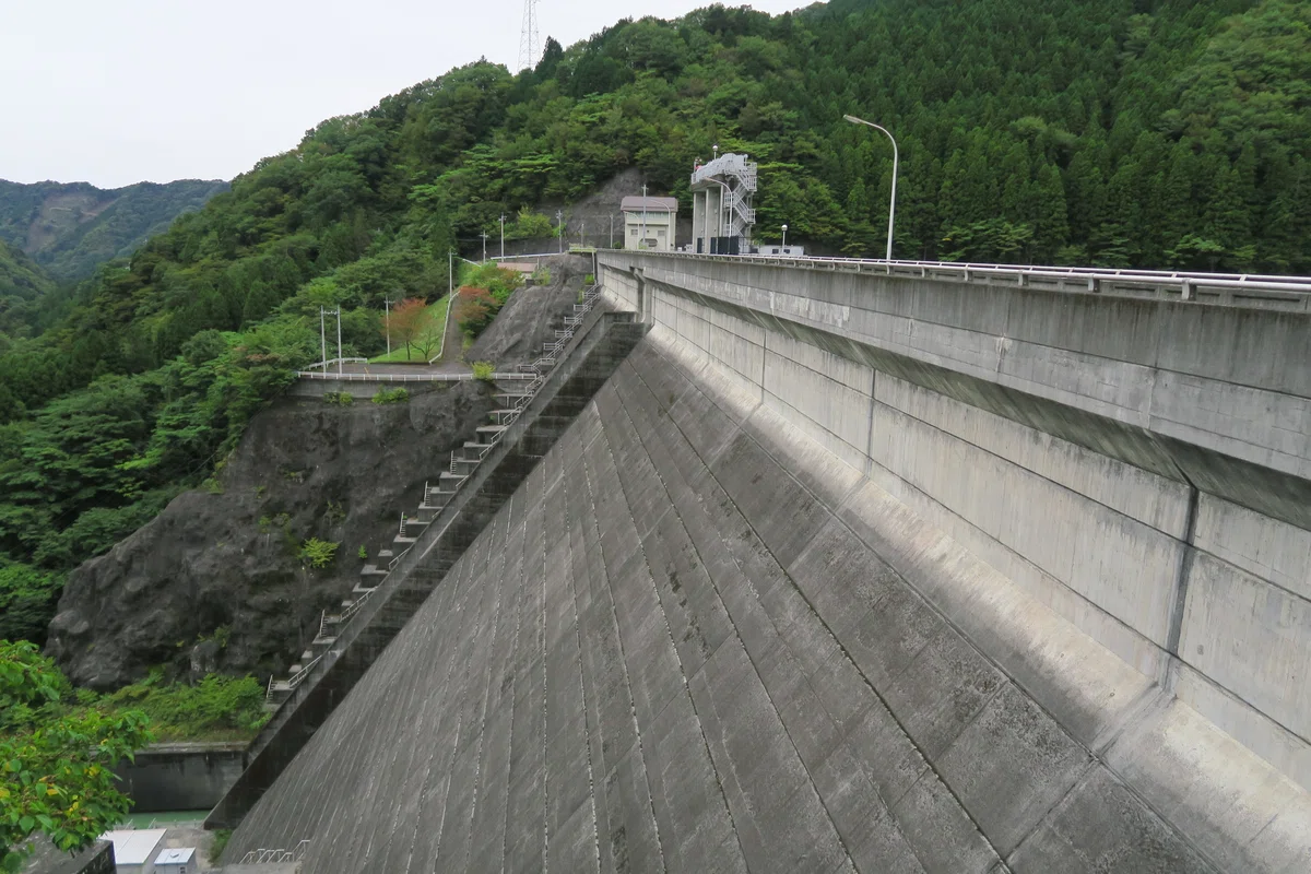 今市ダム 栃木県 堤体