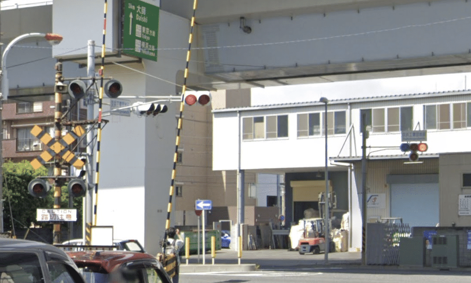 川崎浮島の「おまけの1灯」踏切信号｜道路標識マニア